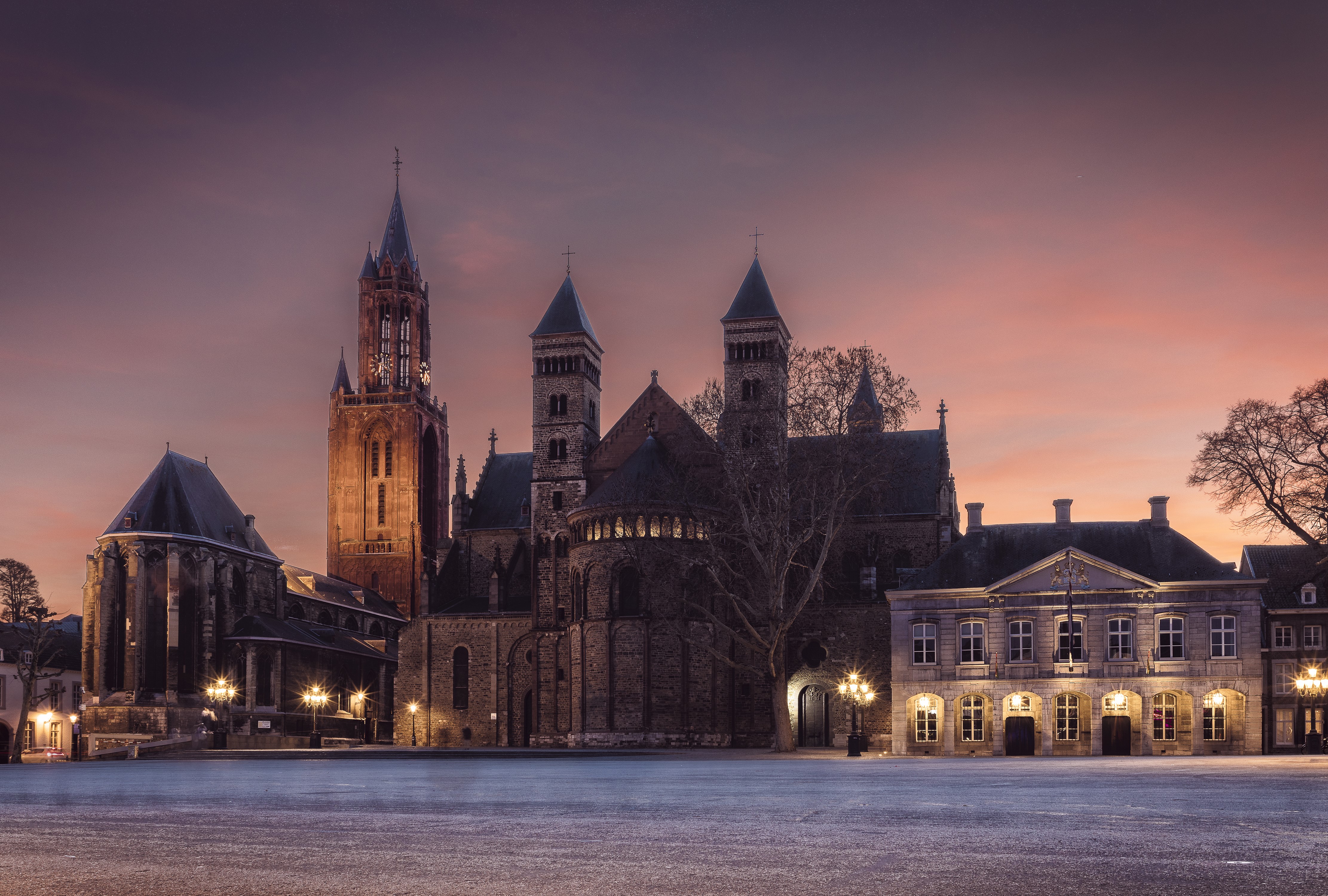4K Maastricht Netherlands Temples Church Night Street Lights HD Wallpaper