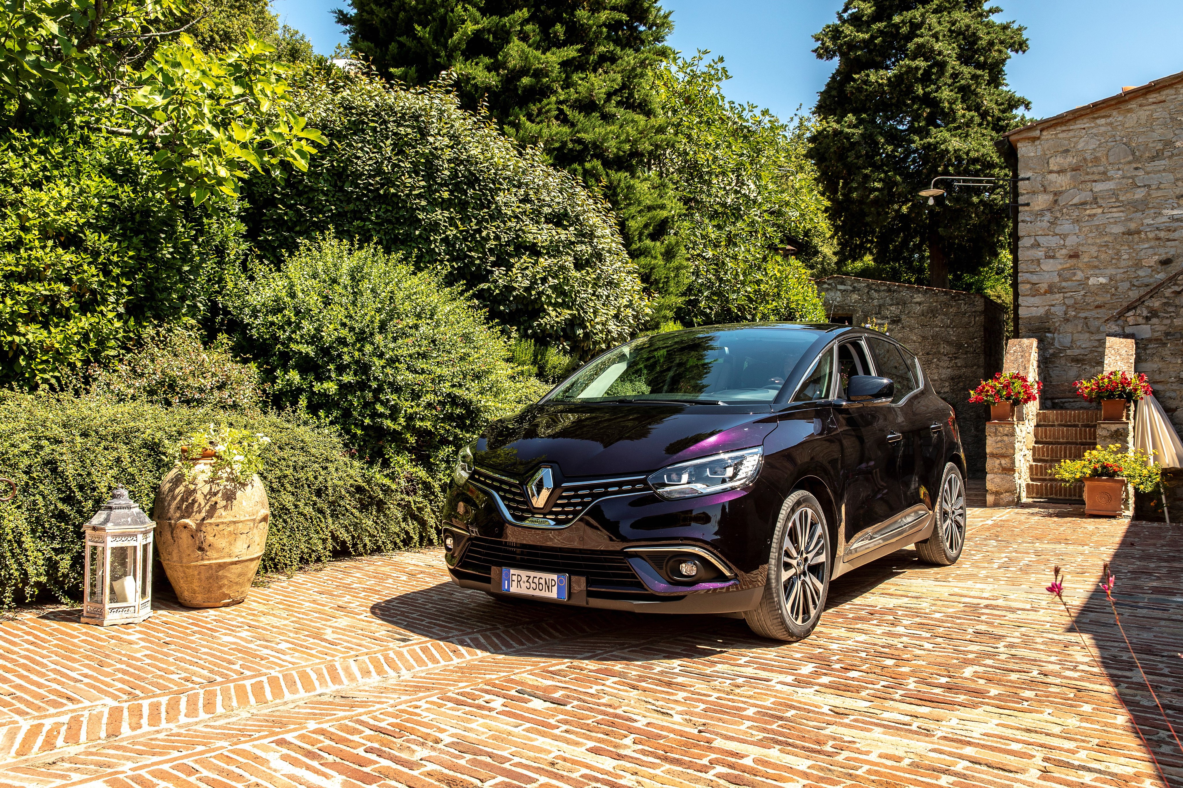 Renault Scenic Initiale Paris car in wine color HD Wallpaper