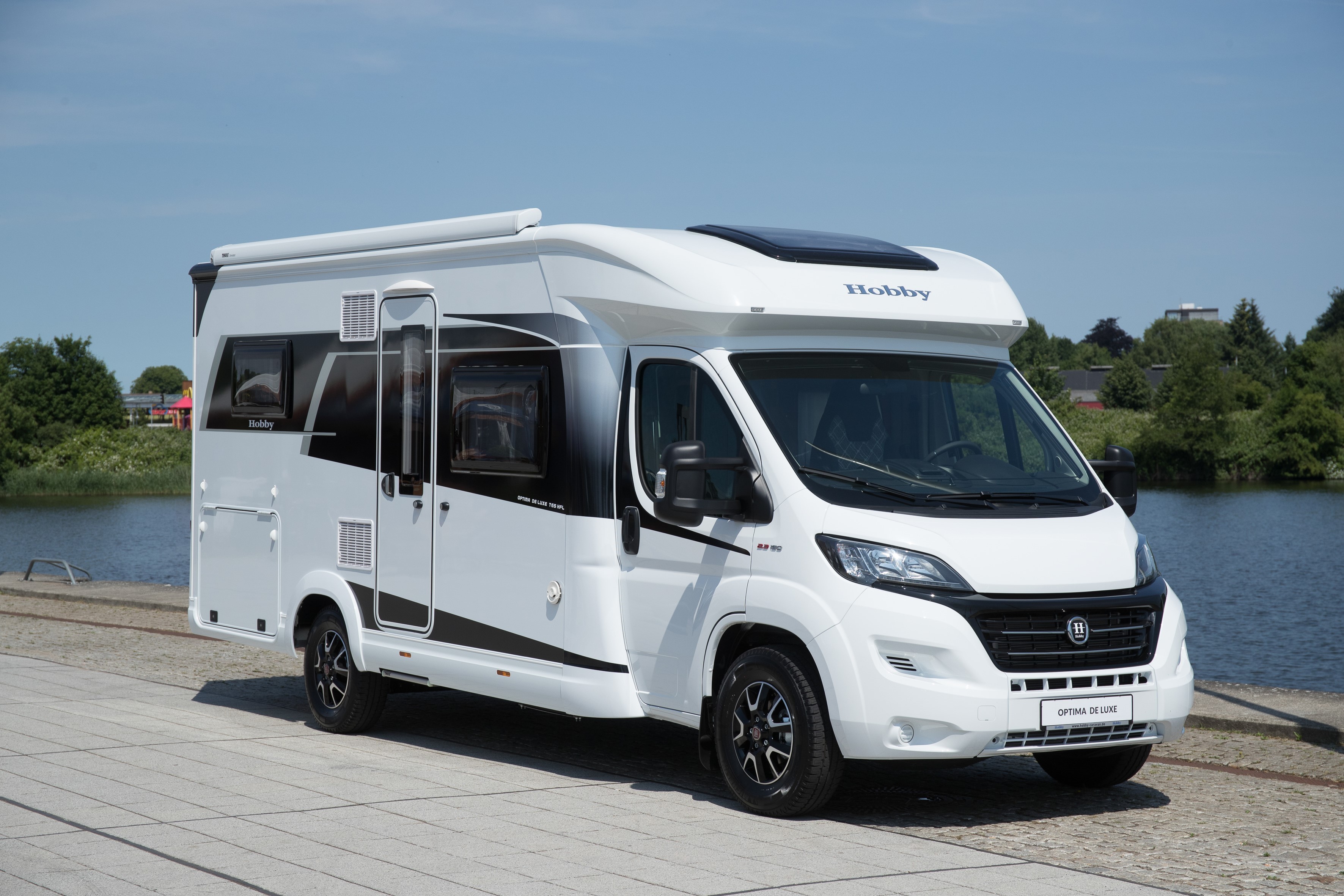 White Hobby Optima De Luxe Motorhome HD Wallpaper