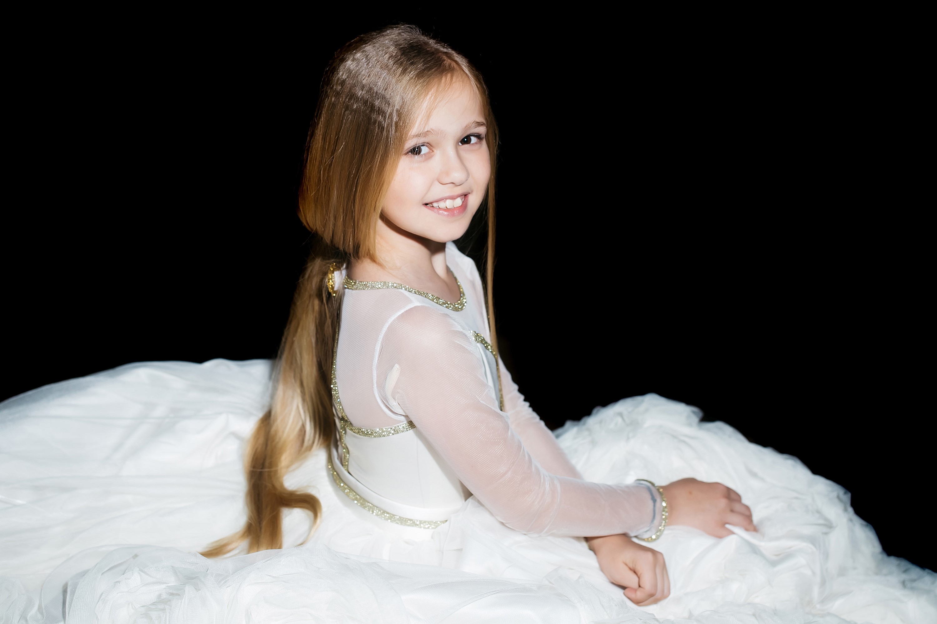 Girl in white dress with long brown hair HD Wallpaper