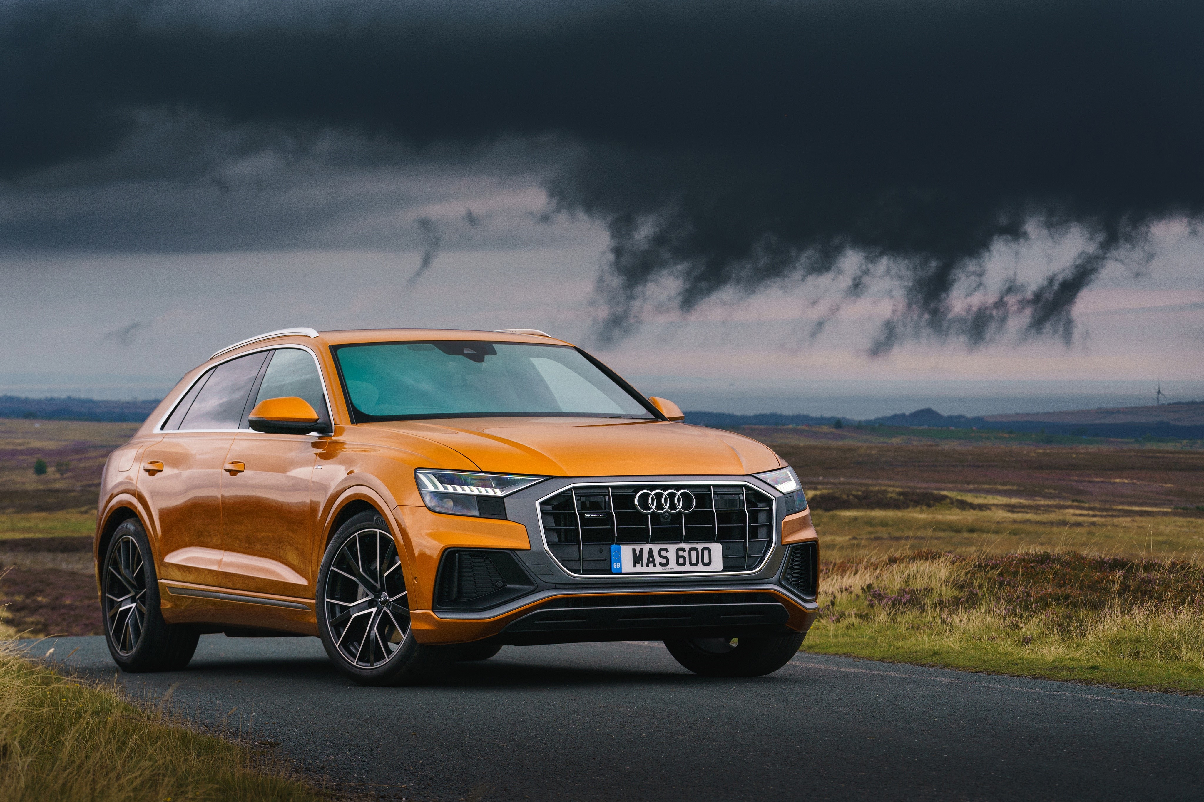 4K Orange Audi Q8 HD Wallpaper