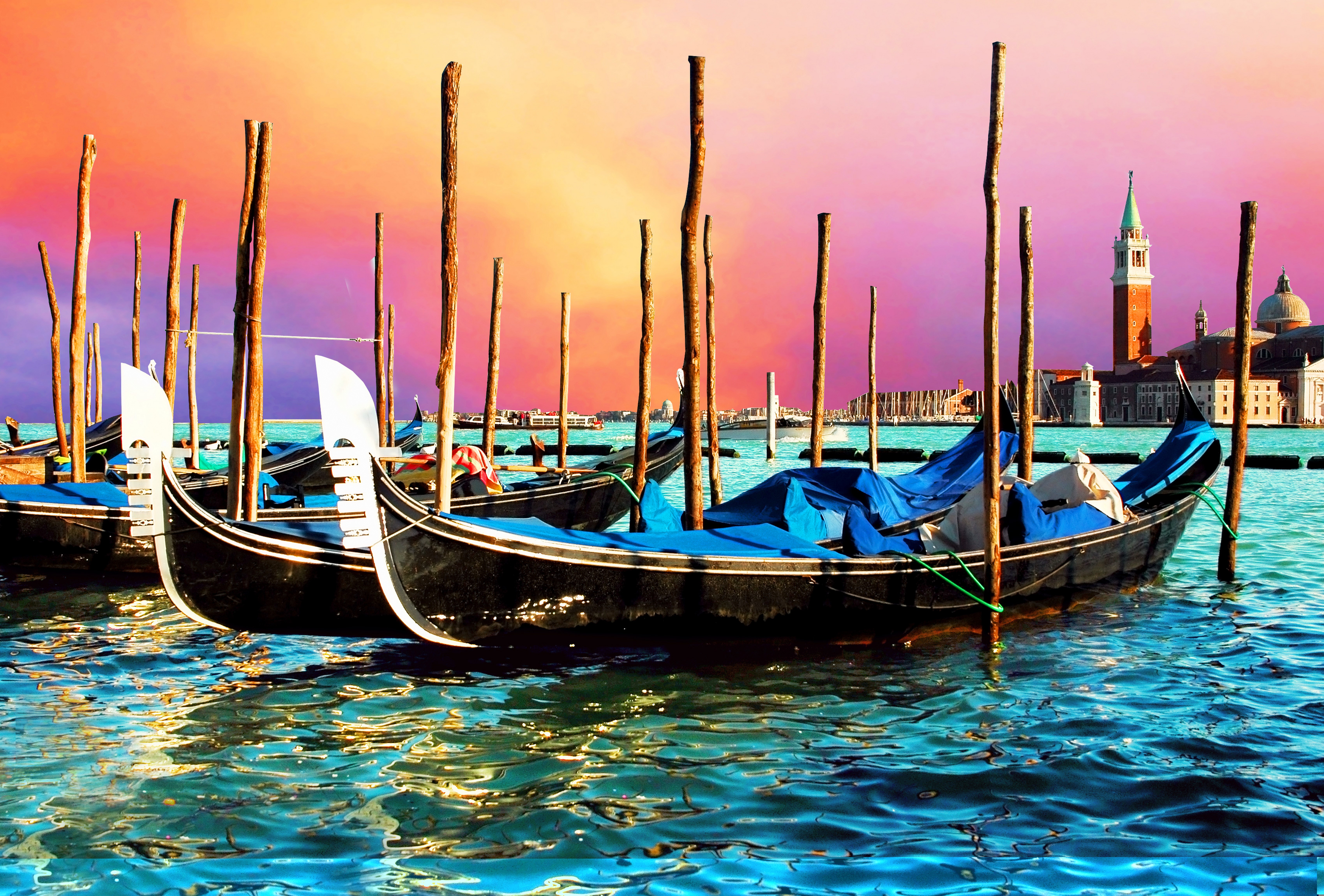 Gondolas in Venice, Italy at Sunset HD Wallpaper