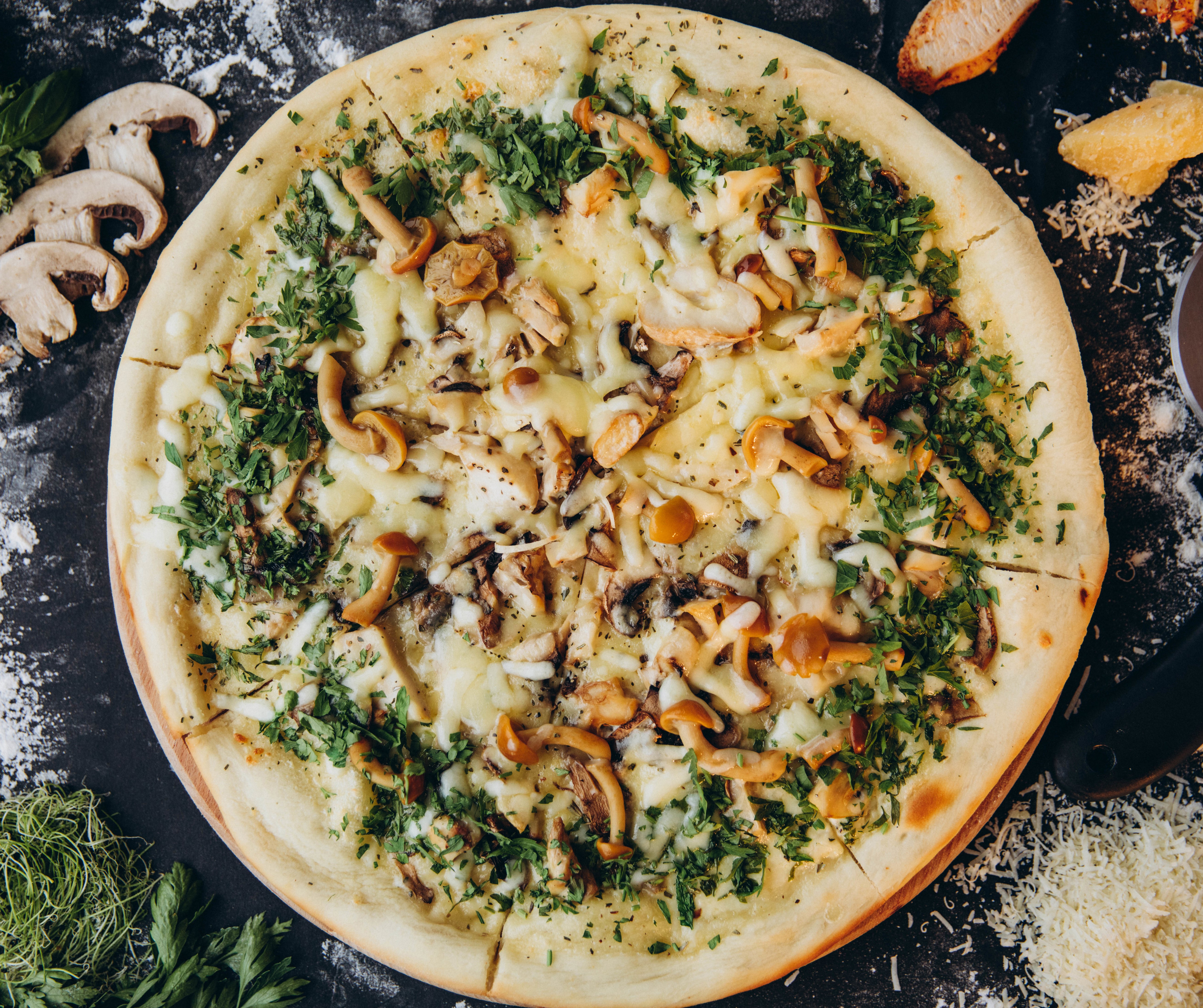 Pizza with mushrooms and herbs HD Wallpaper
