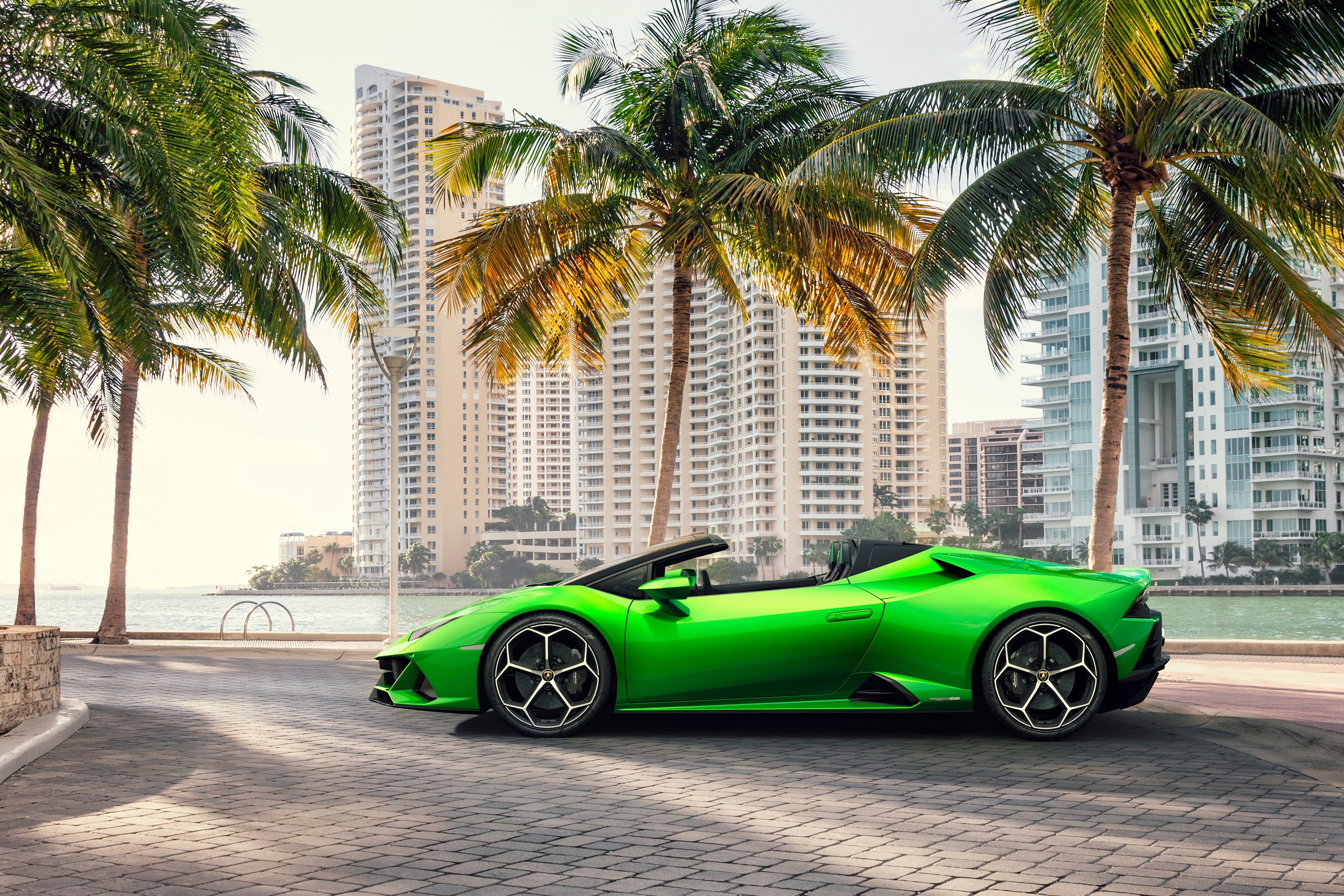 Green Lamborghini Huracan Spyder Evo Roadster HD Wallpaper