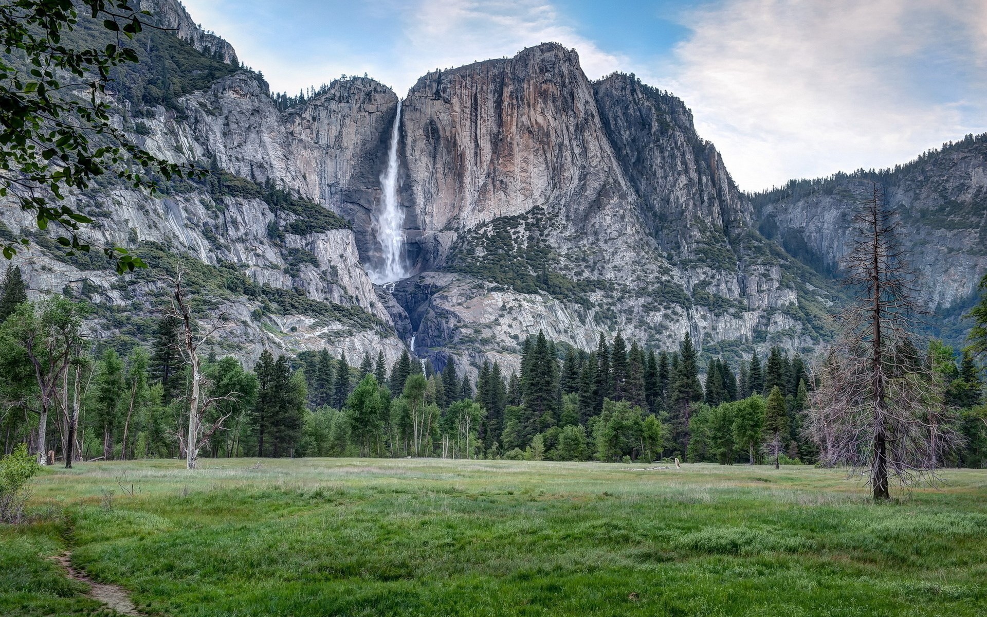 Yosemite Falls waterfall cascading down a rocky cliff face HD Wallpaper