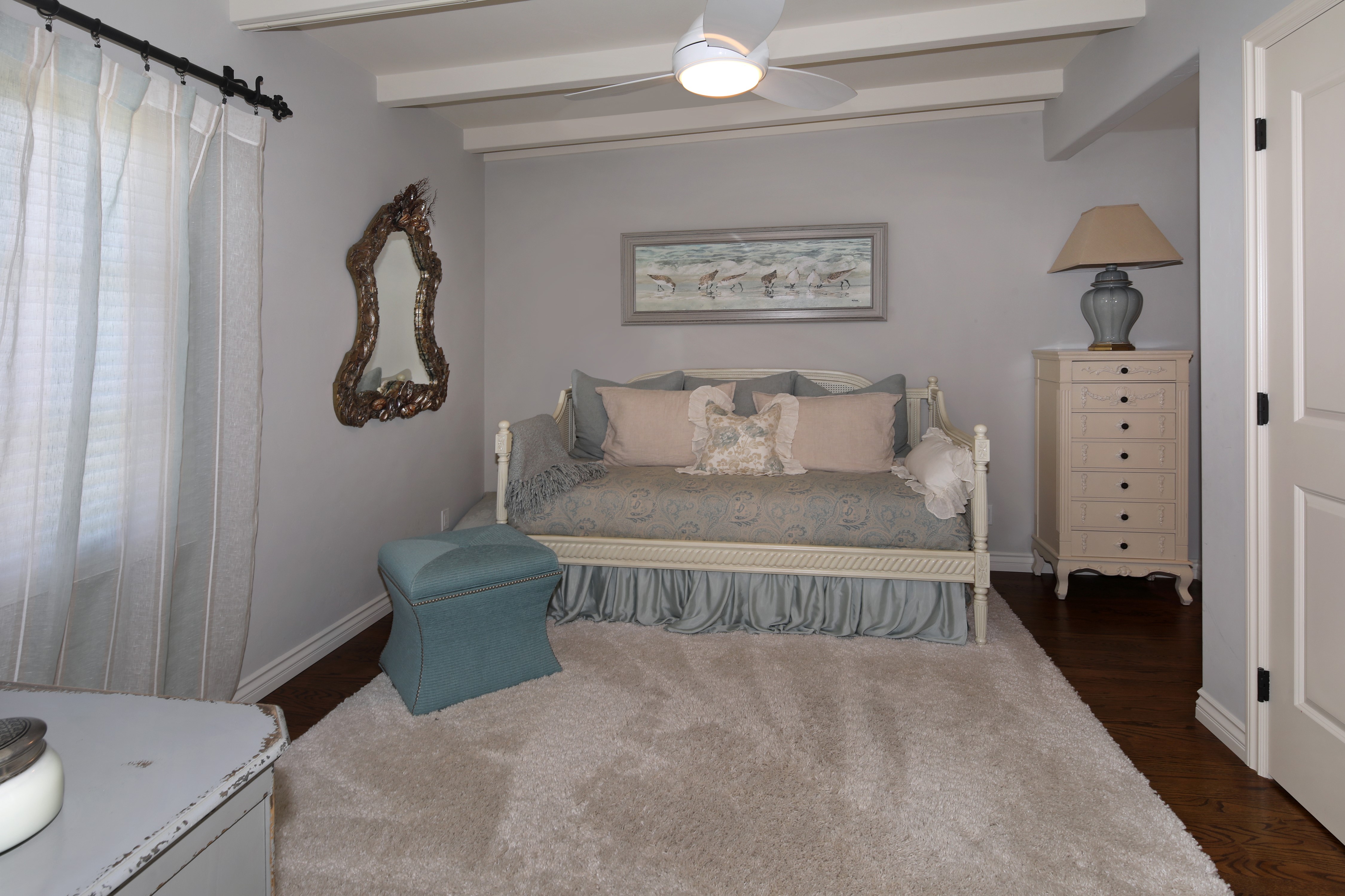 Bedroom with Daybed and Chest of Drawers HD Wallpaper