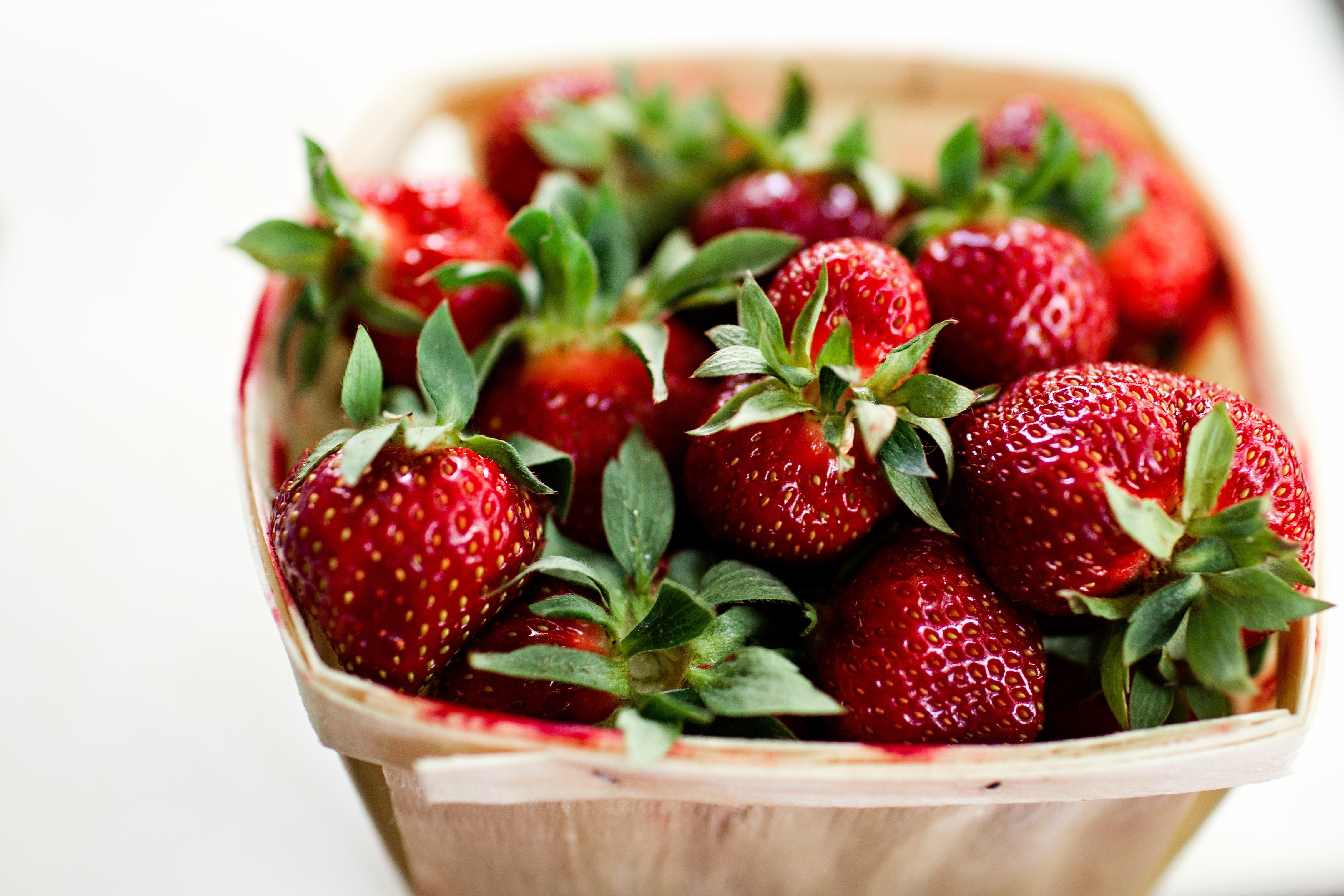 4K Strawberry Closeup HD Wallpaper