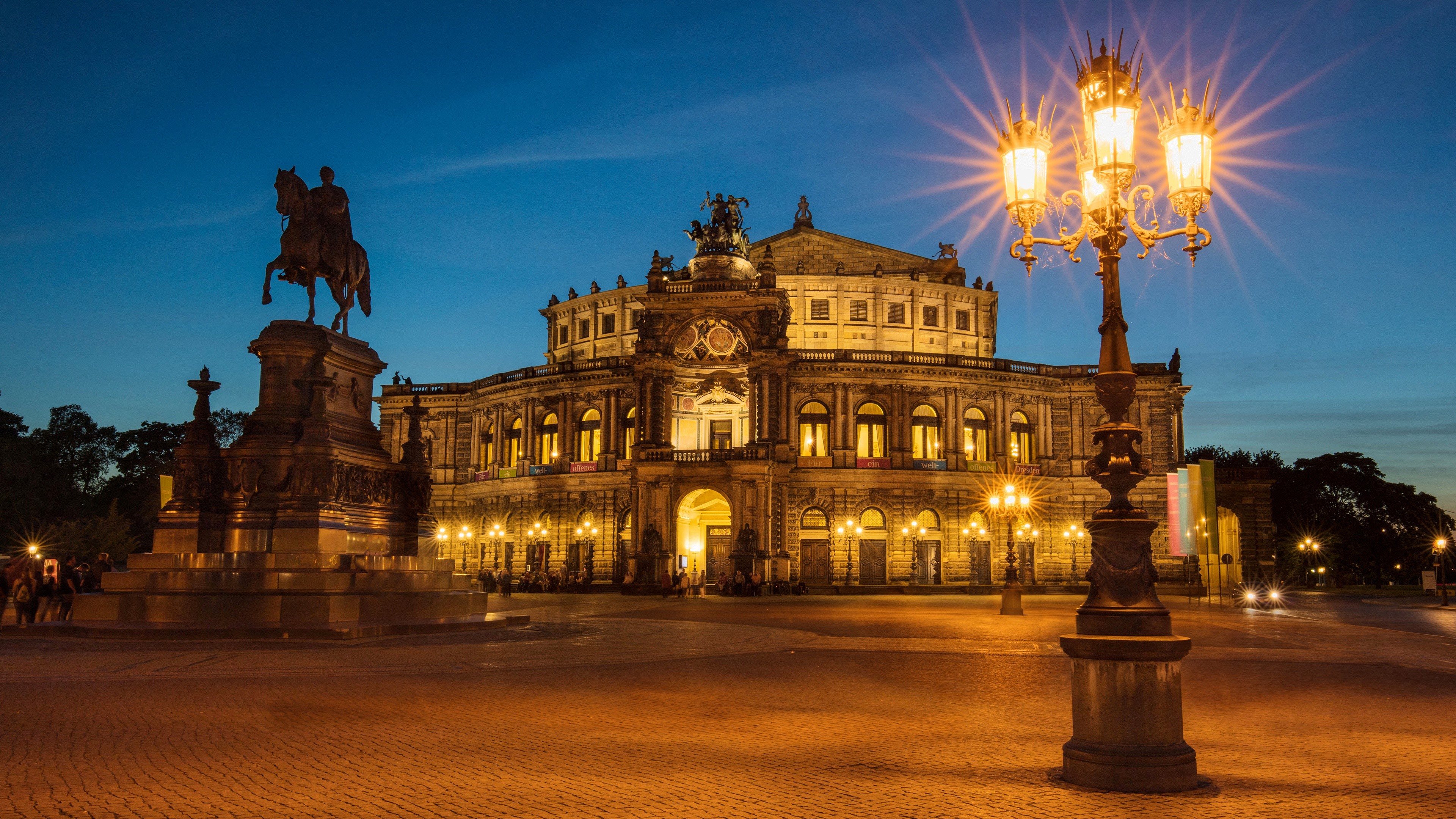 Dresden Semperoper building and monument at dusk HD Wallpaper