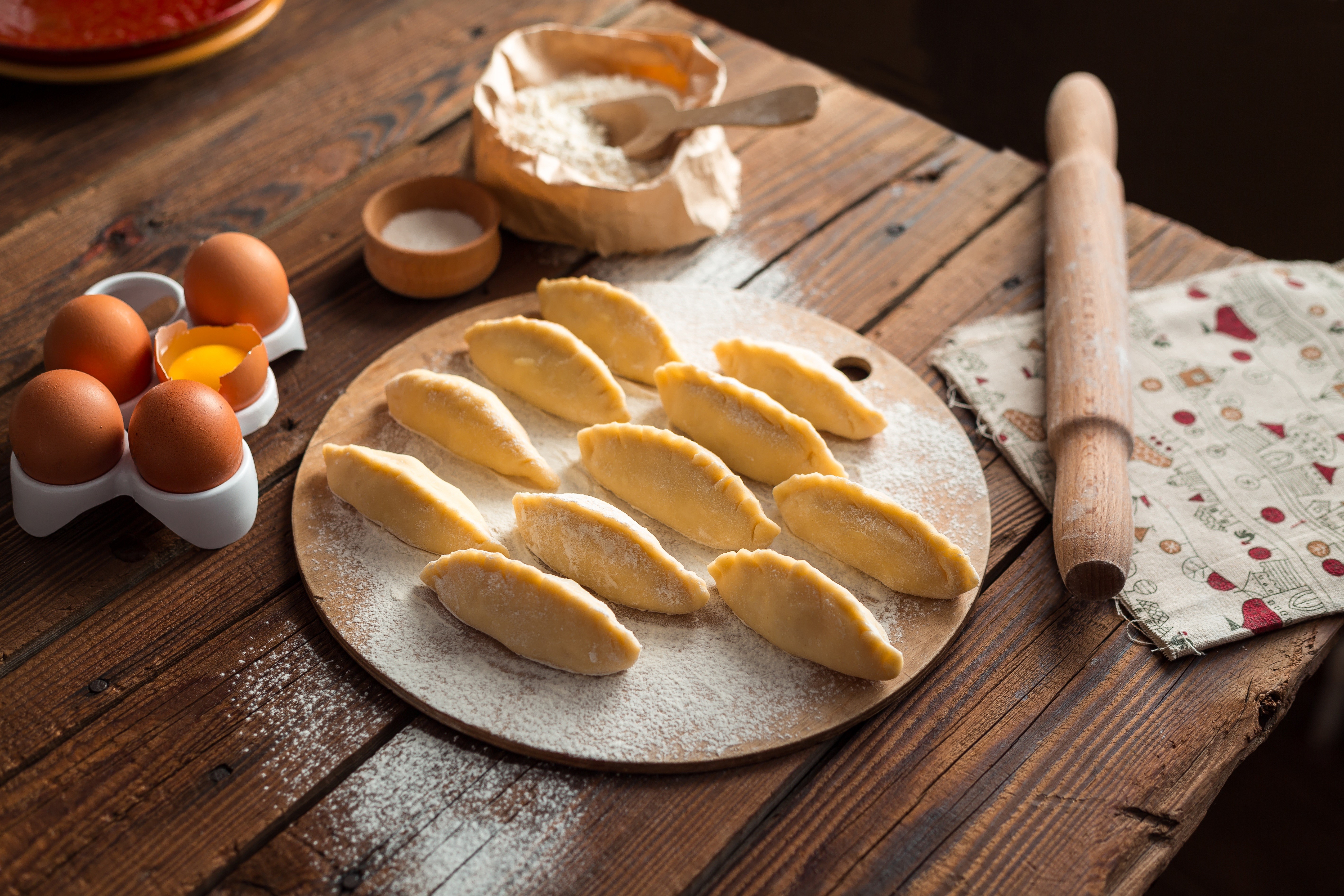 Pierogi Varenyky dough with eggs and flour HD Wallpaper