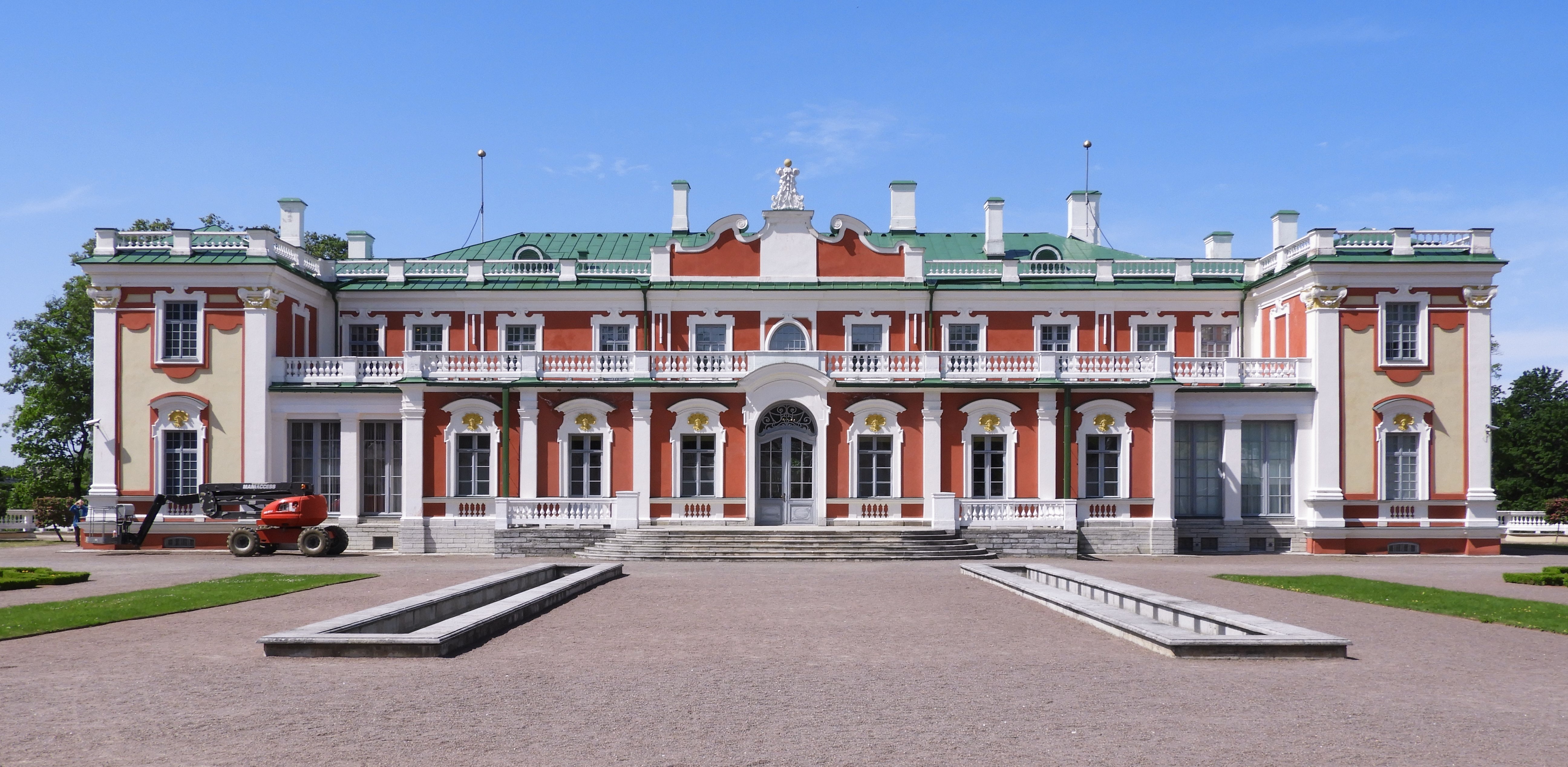 Kadriorg Palace in Tallinn, Estonia HD Wallpaper