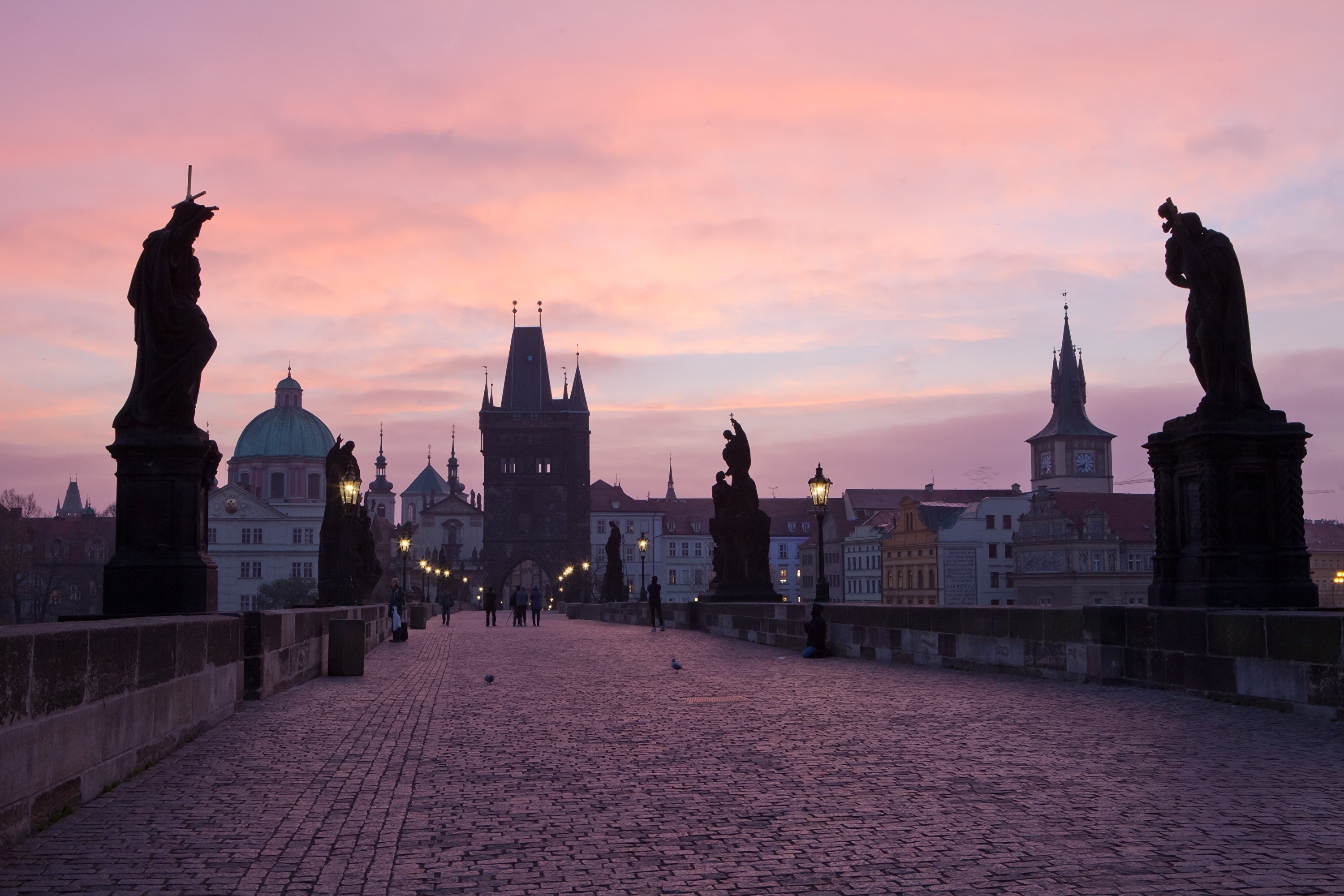 Charles Bridge at dusk with statues and towers, Prague HD Wallpaper