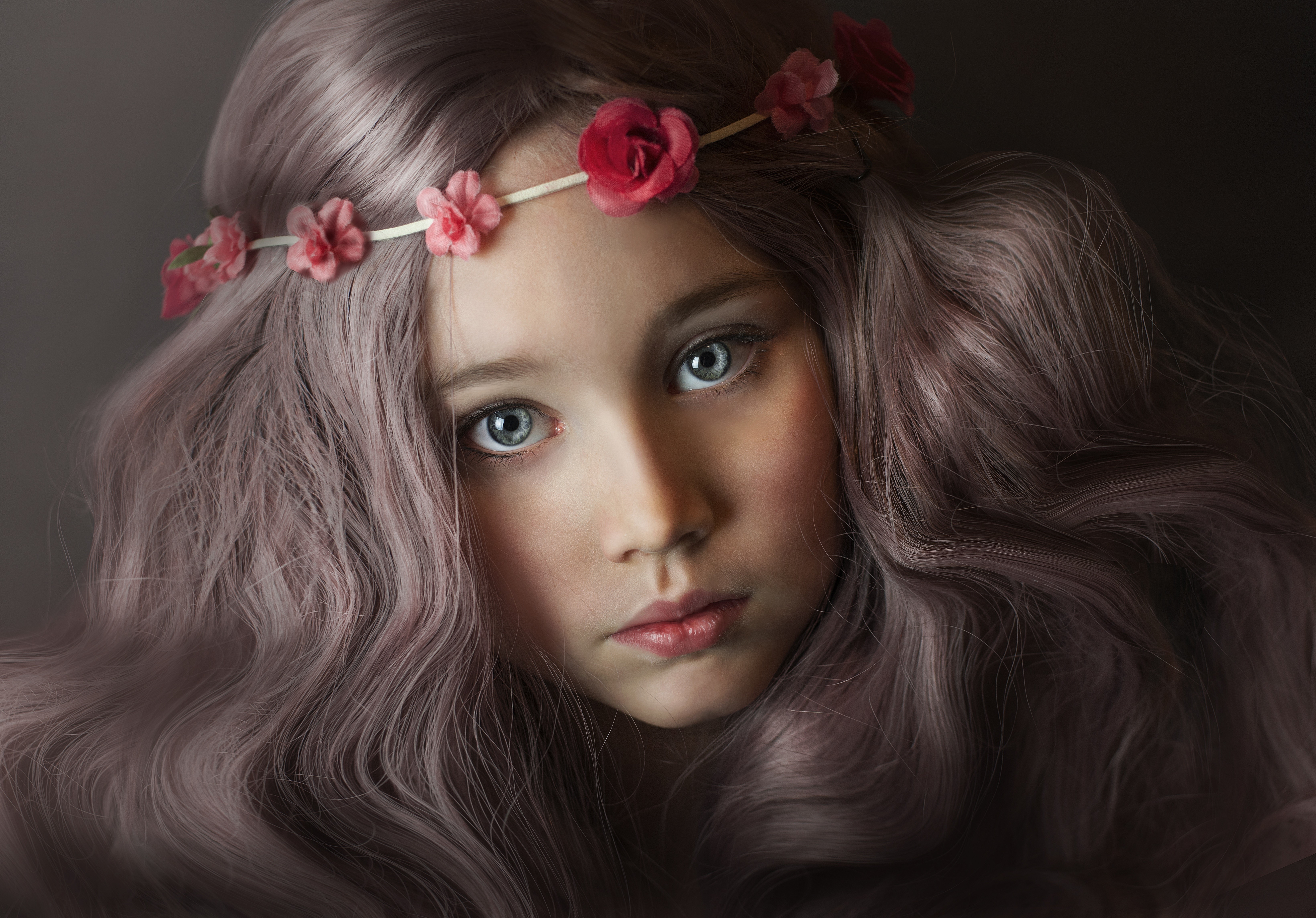 Little girl with dark blonde hair and flower crown HD Wallpaper