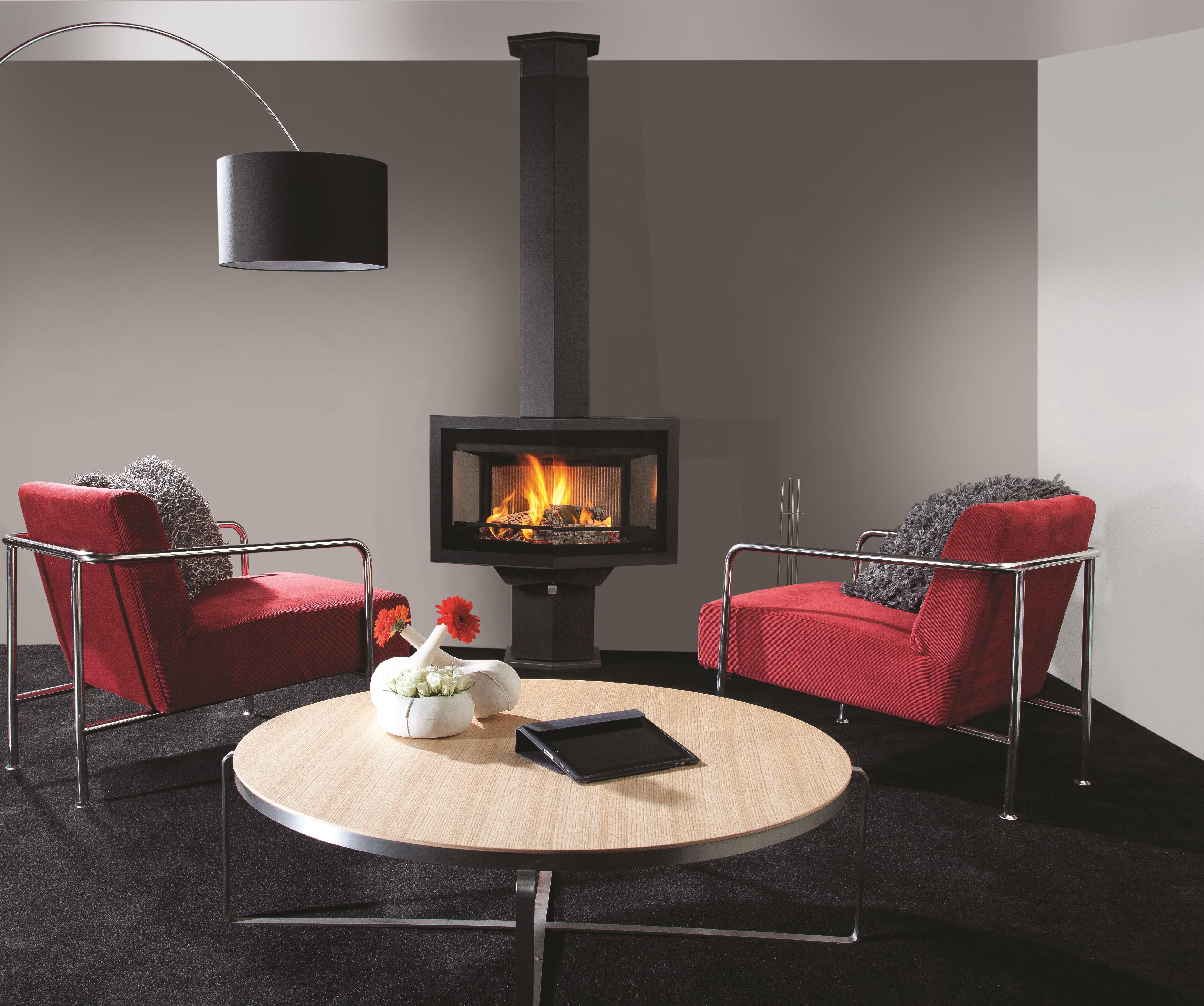 Living room with fireplace and armchairs HD Wallpaper