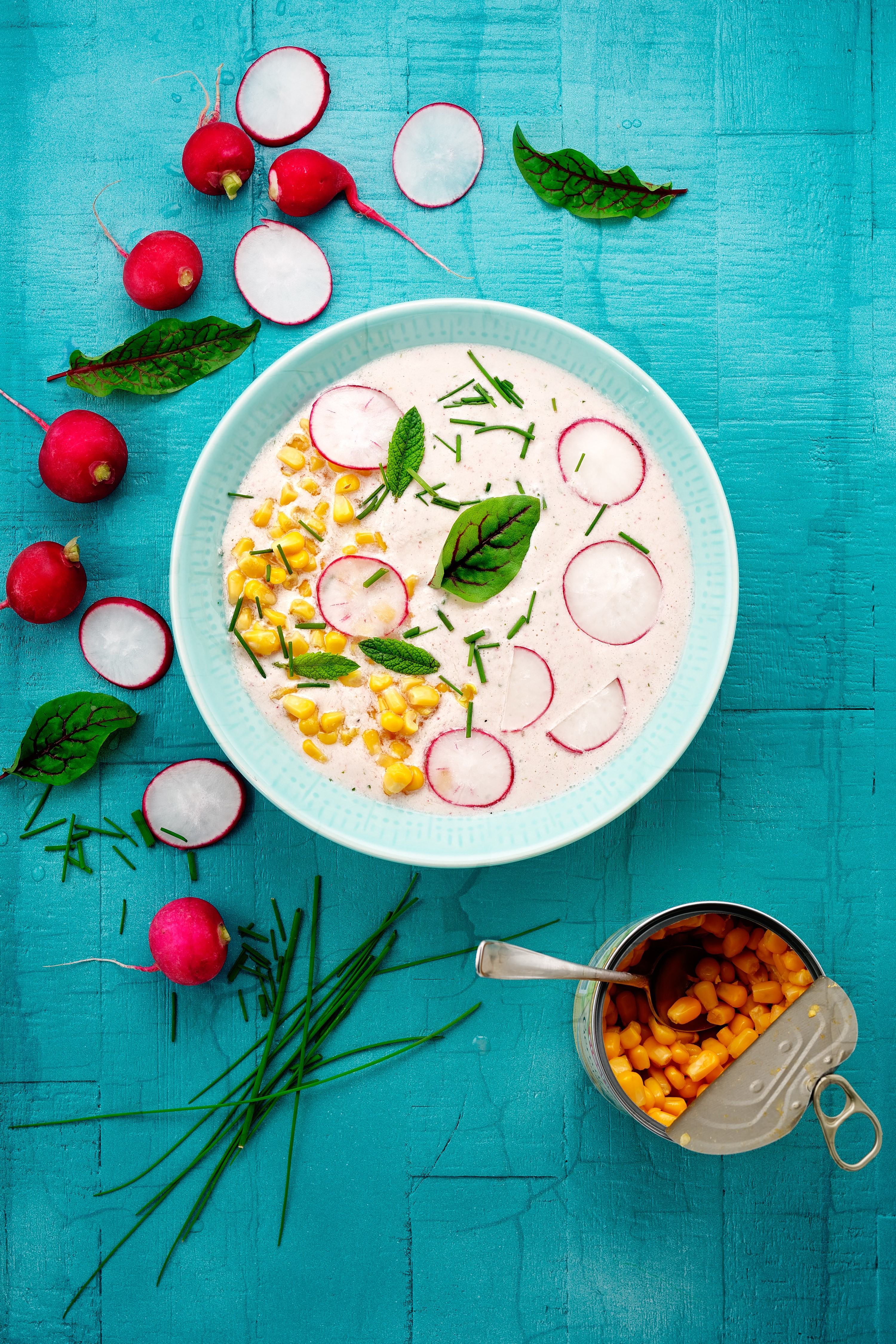 Creamy soup with corn, radishes, and chives HD Phone Wallpaper