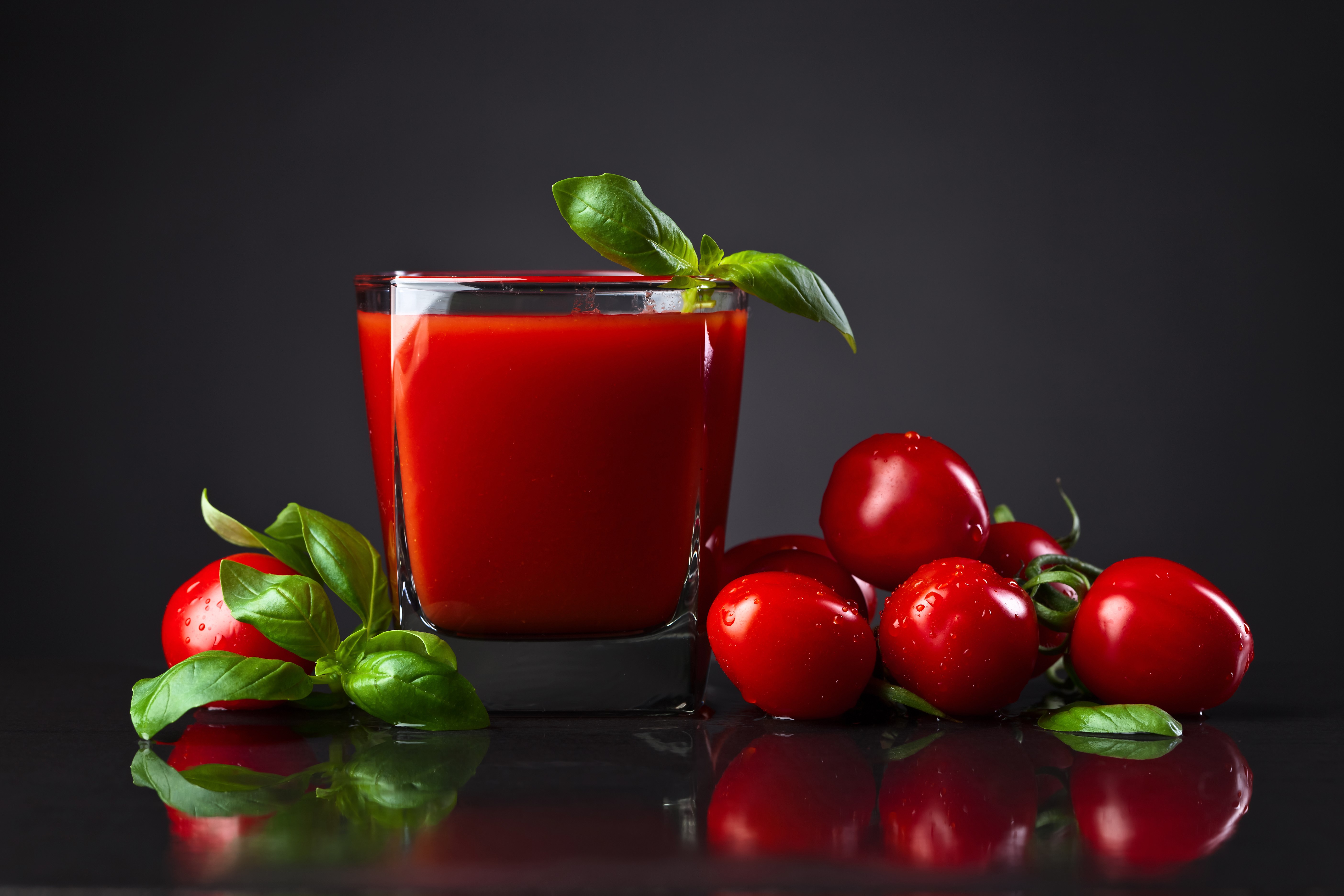 Tomato Juice with Tomatoes and Basil HD Wallpaper