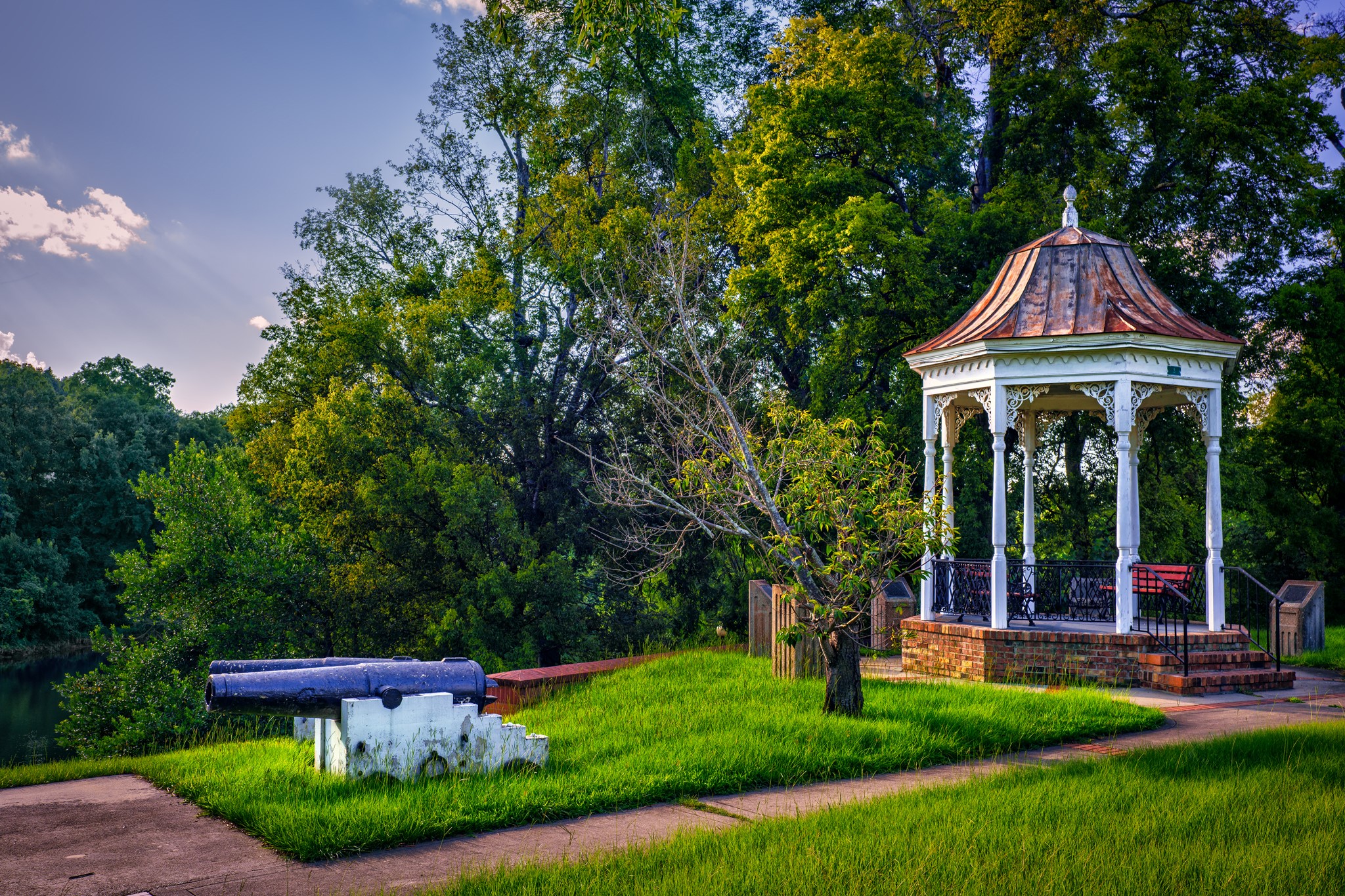Cannon and Gazebo in a Park in Columbus, Georgia HD Wallpaper