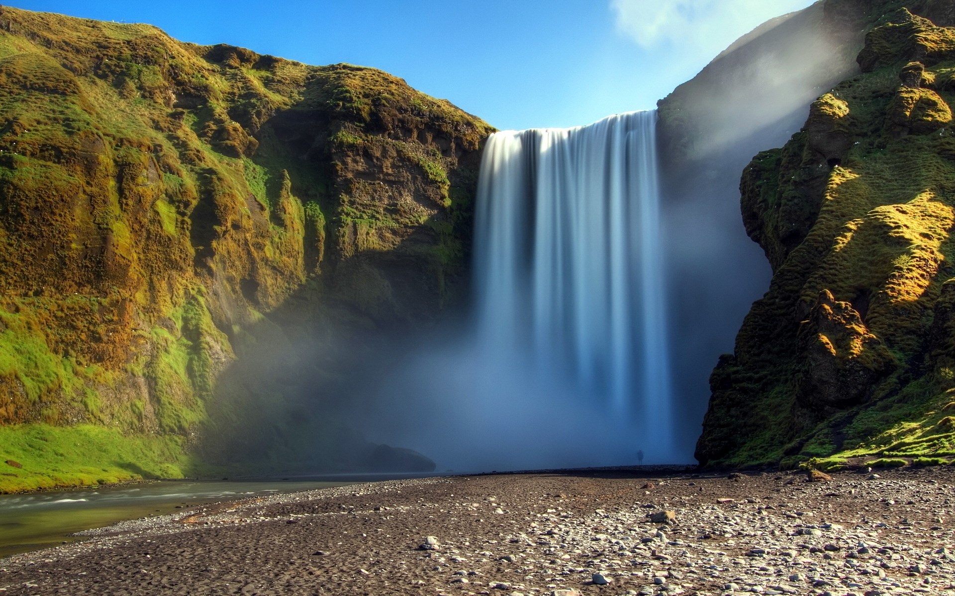 Skogafoss waterfall in Iceland HD Wallpaper