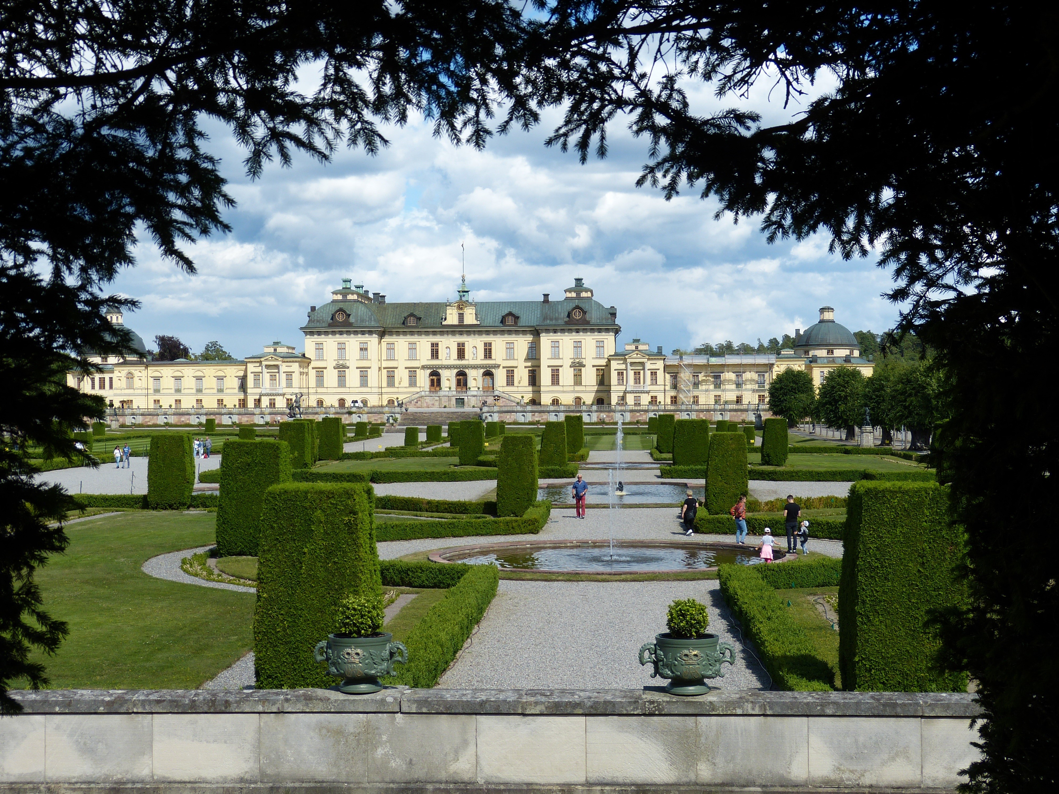Drottningholm Palace Gardens with Fountains and Topiary HD Wallpaper