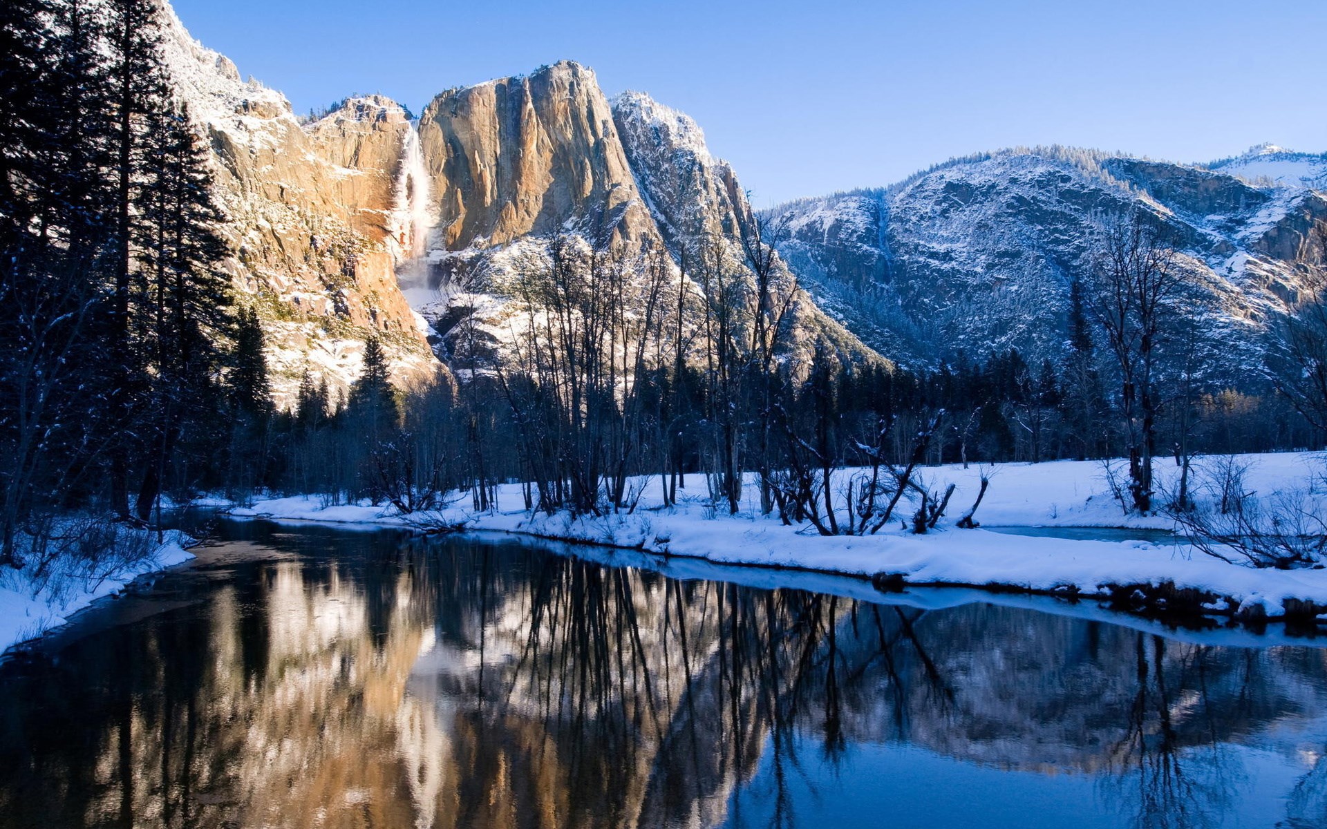 Yosemite Valley in Winter with Merced River HD Wallpaper
