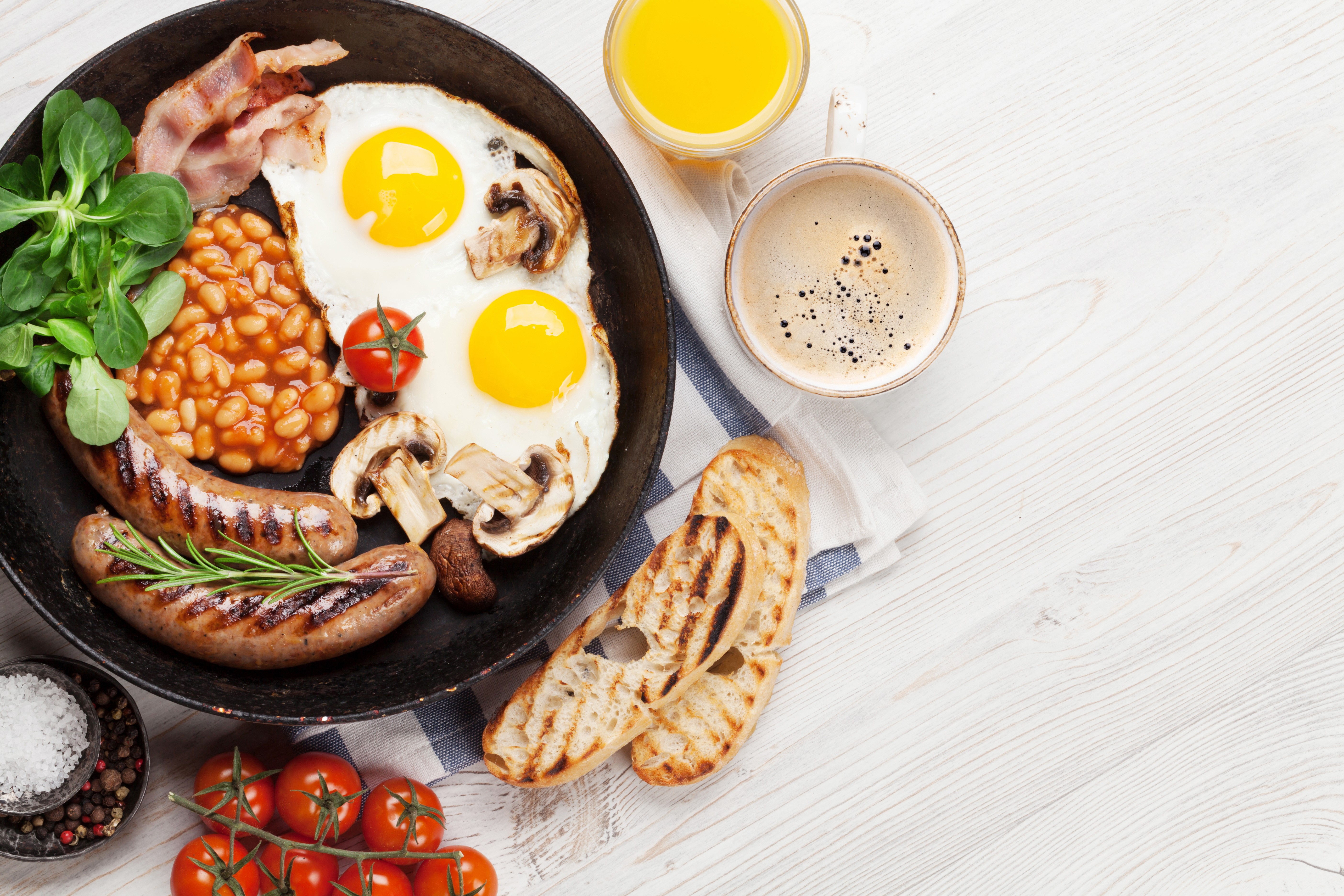 Full English Breakfast with Coffee and Orange Juice HD Wallpaper