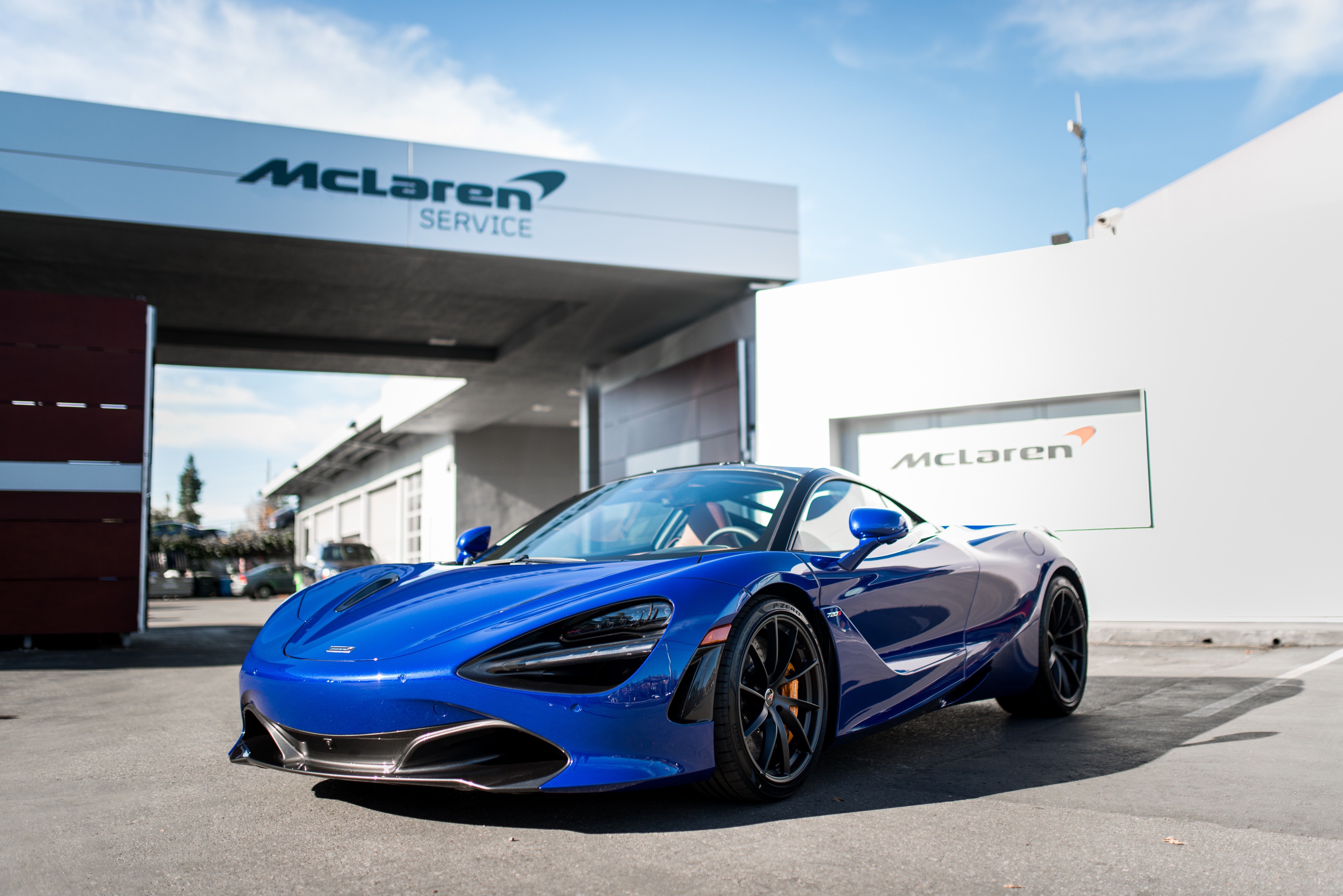 Aurora Blue McLaren 720s at McLaren Service HD Wallpaper