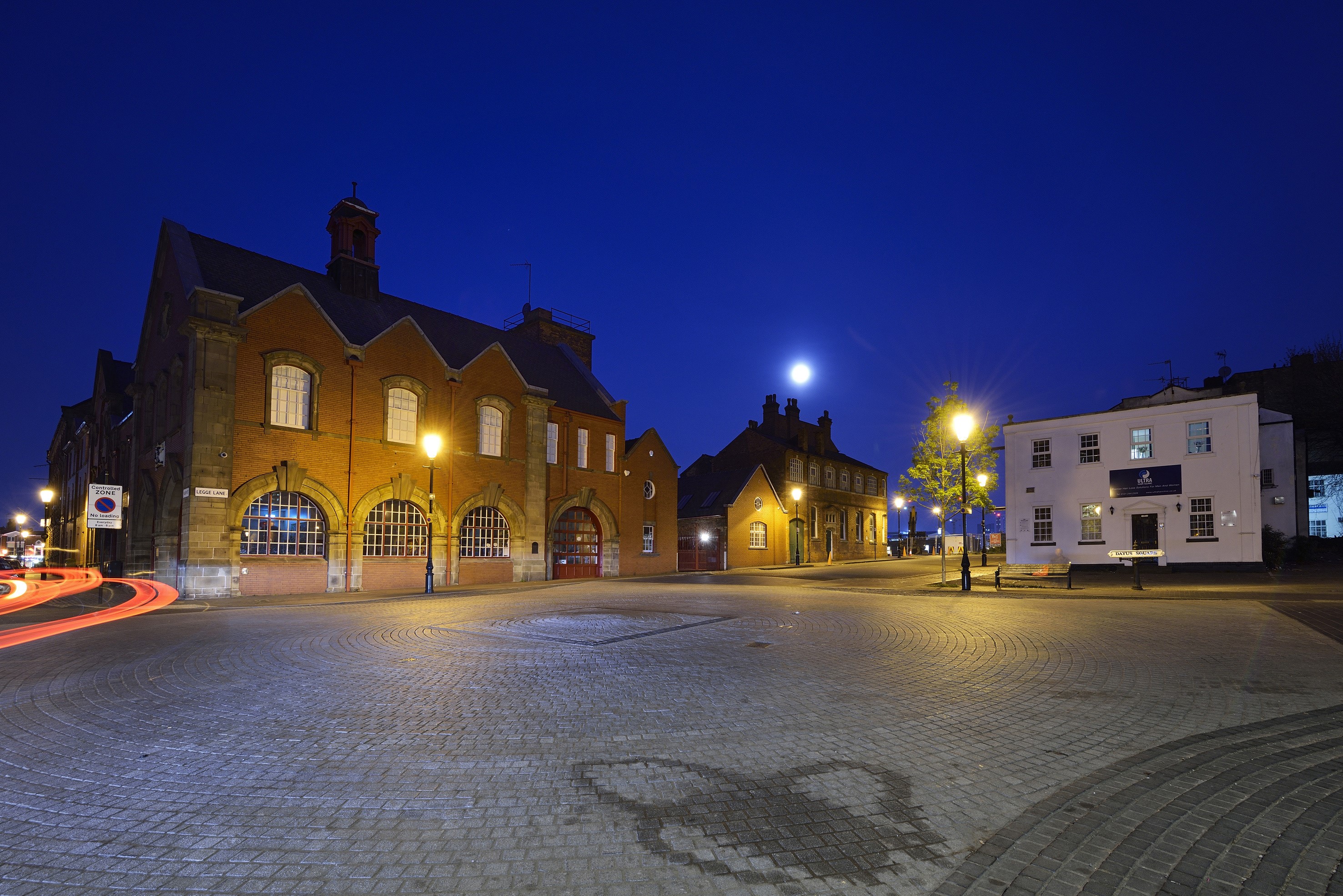 Dayus Square Birmingham at Night with Moon HD Wallpaper