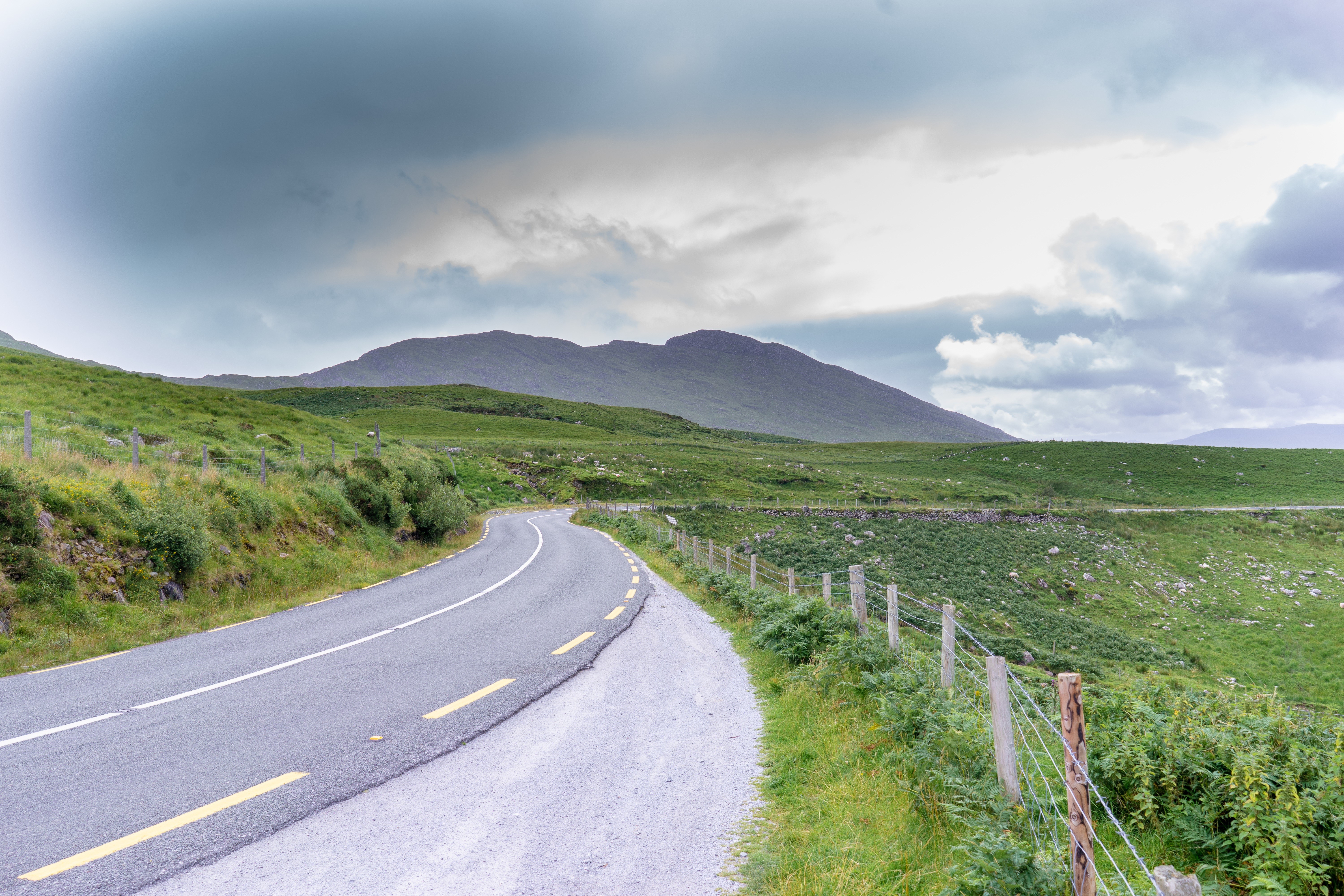 Road on the Ring of Kerry, Ireland HD Wallpaper