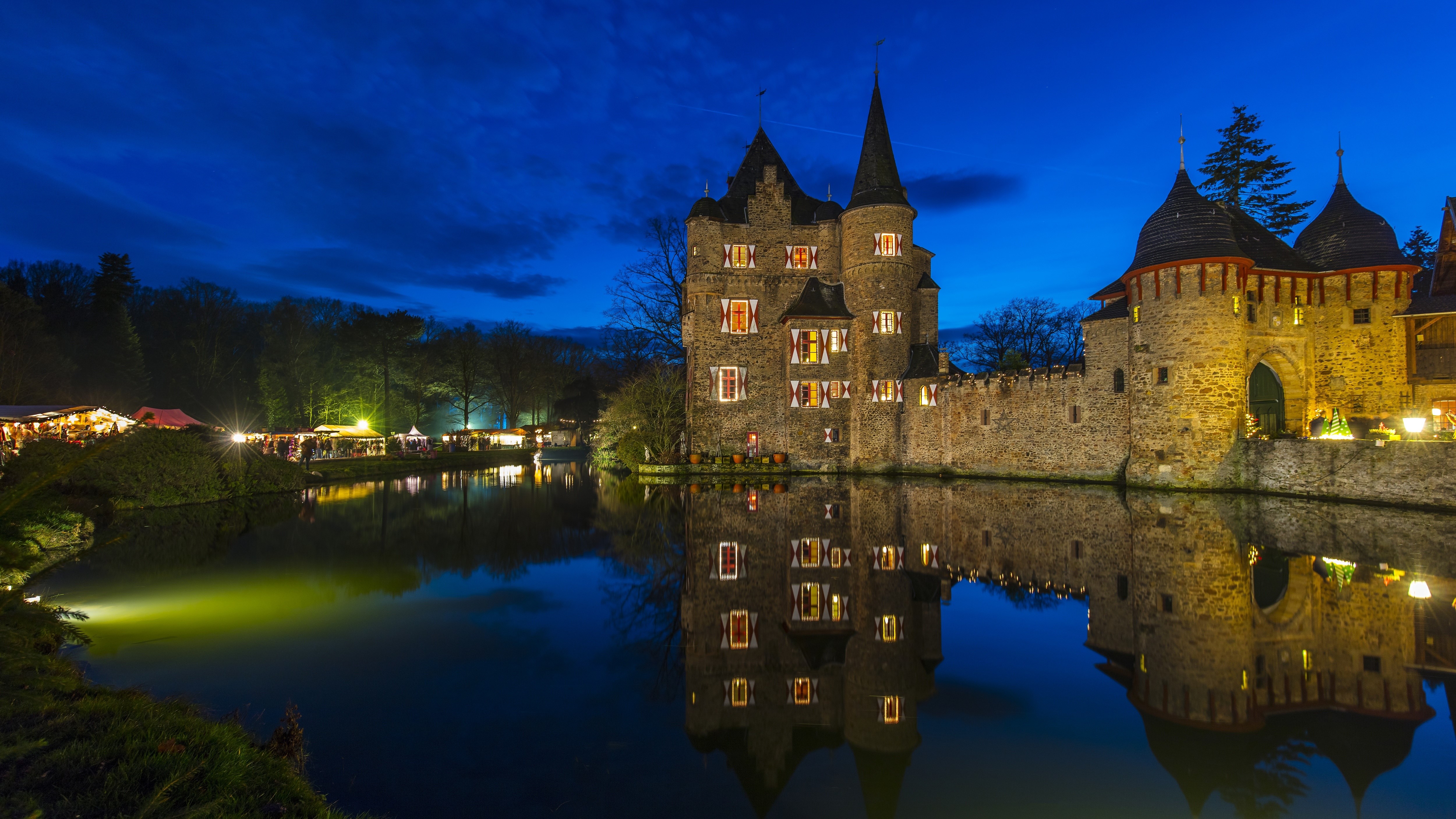 Burg Satzvey Mechernich Castle at night with pond HD Wallpaper
