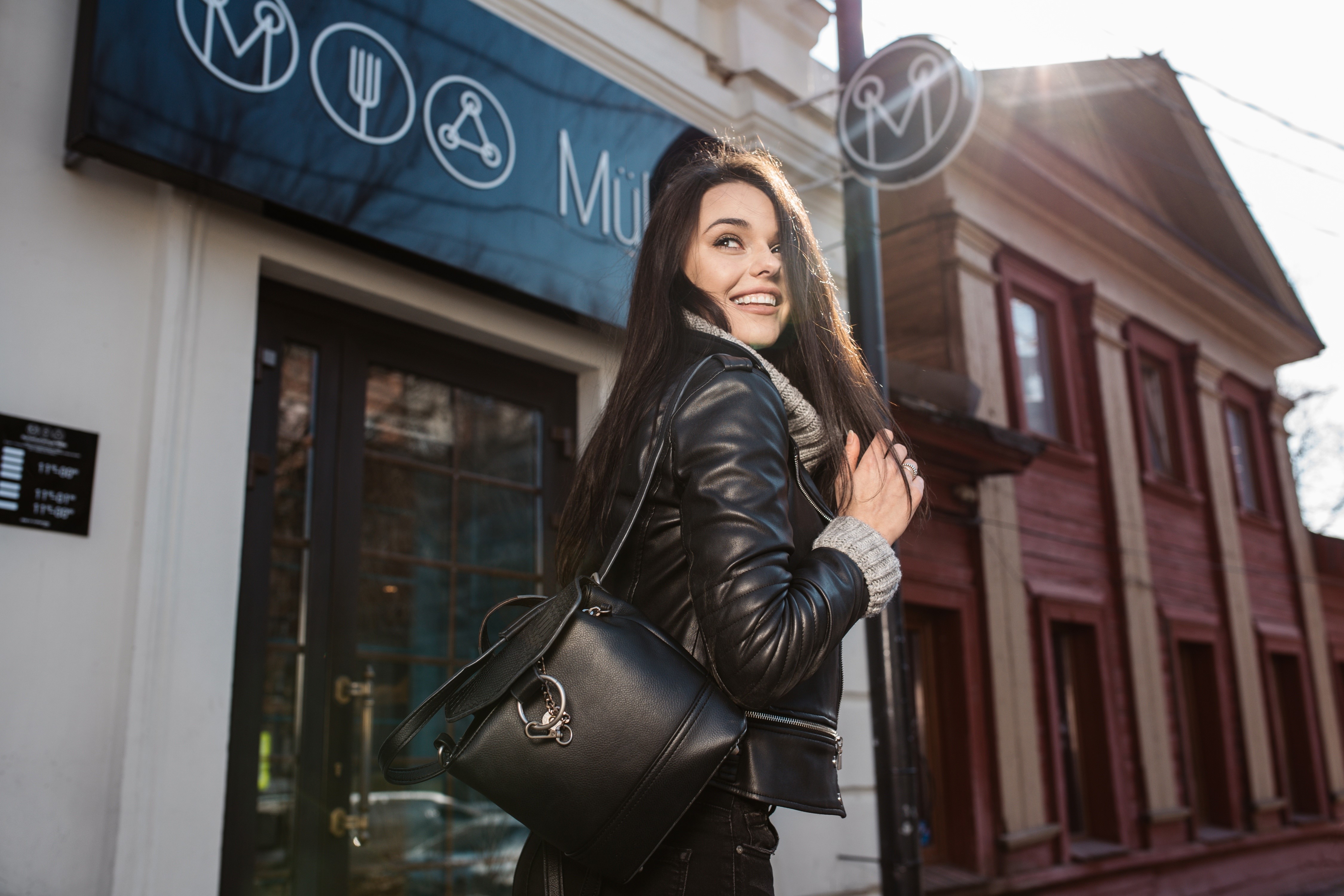 Brunette girl with handbag and jacket HD Wallpaper