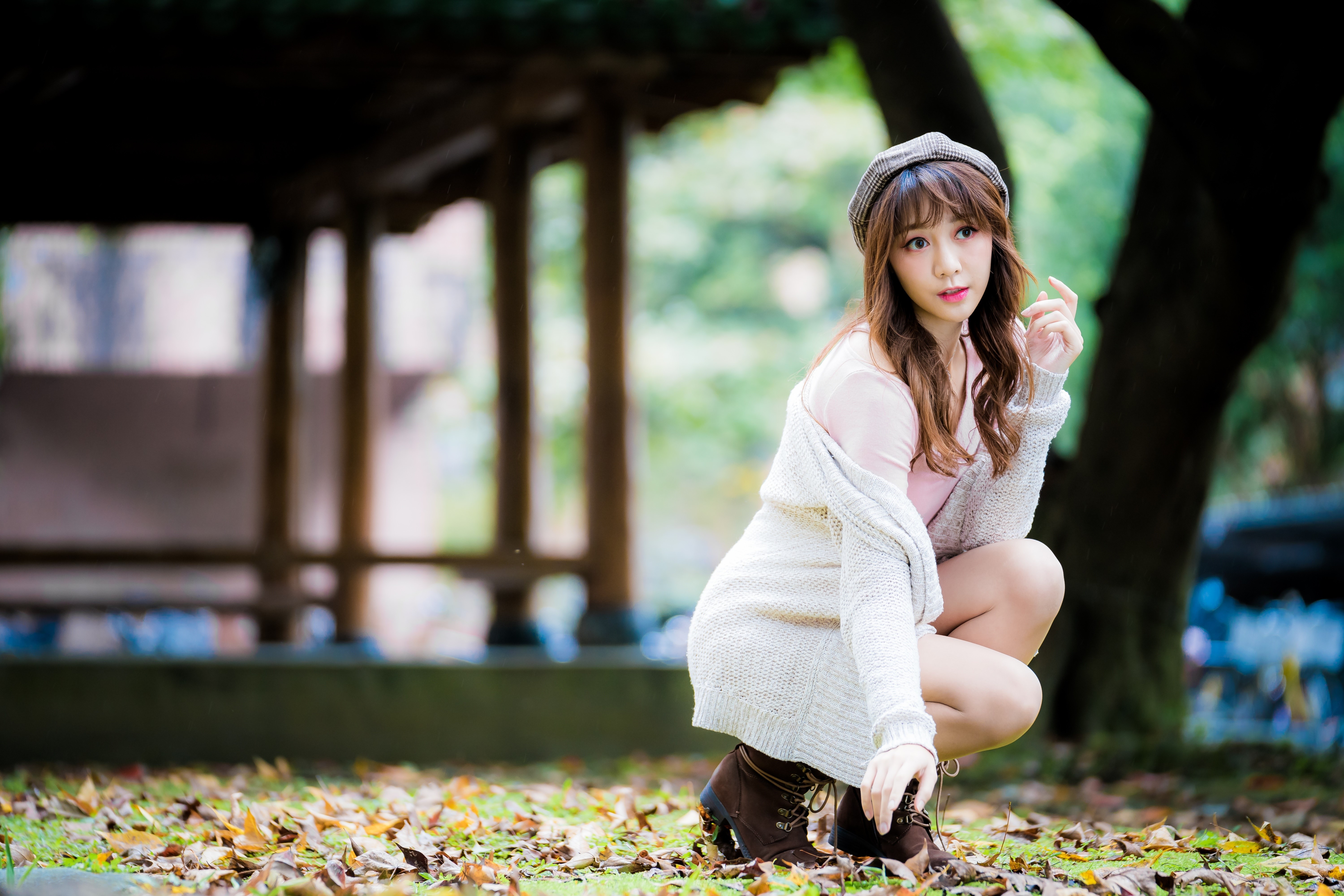 Asian woman with brown hair wearing a beret and sweater HD Wallpaper