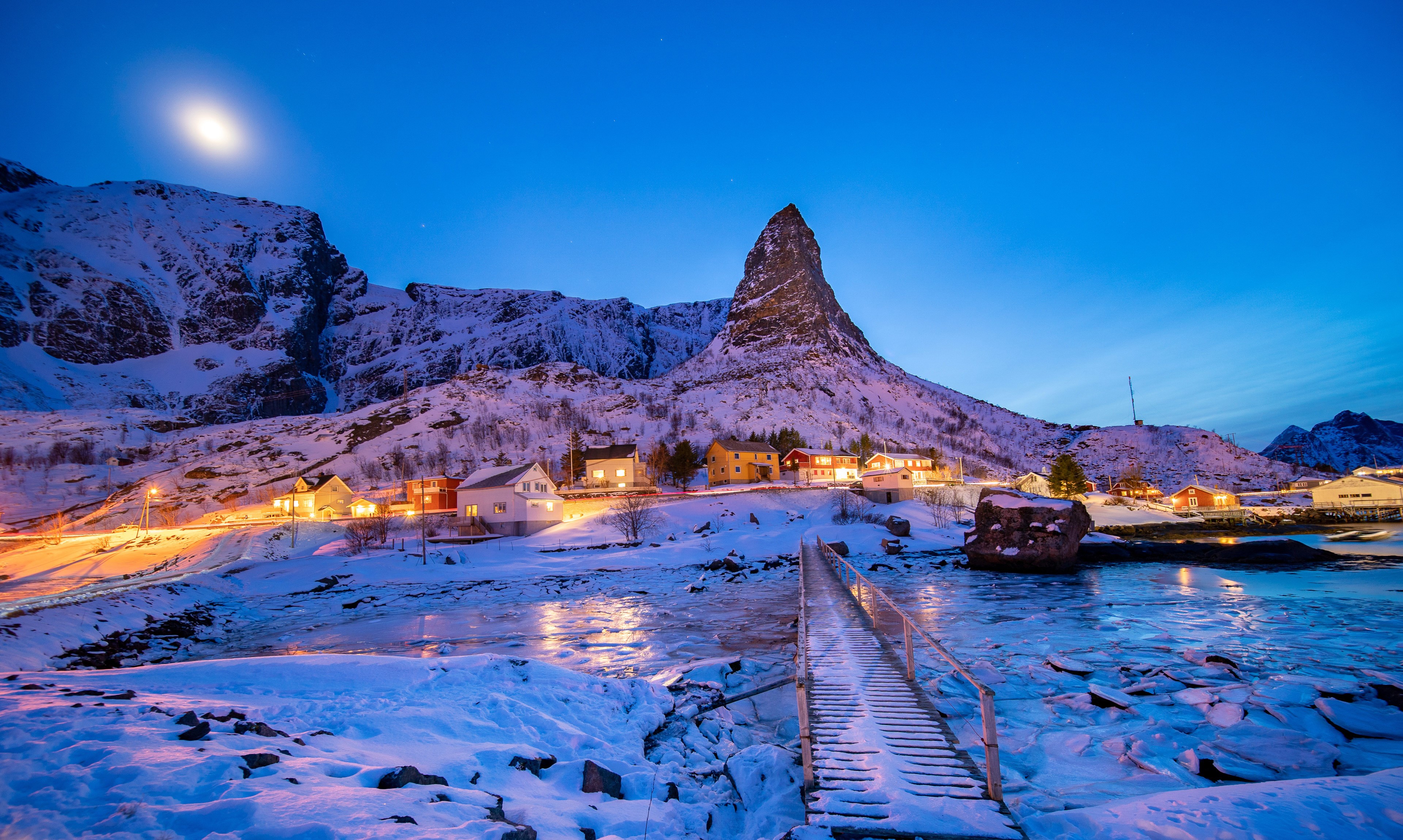 Winter Evening in Reine, Lofoten, Norway HD Wallpaper