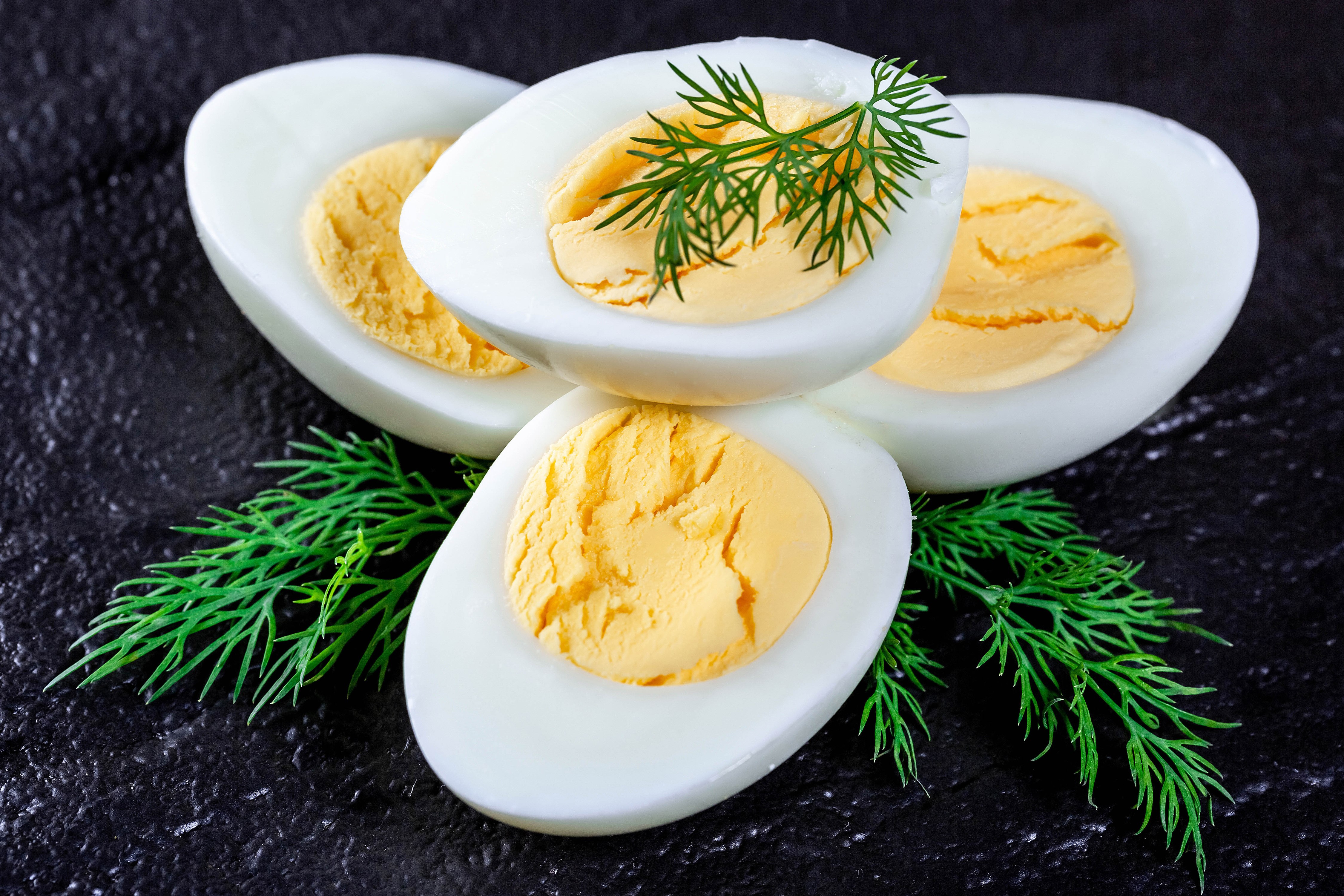 Hard-boiled eggs with dill HD Wallpaper