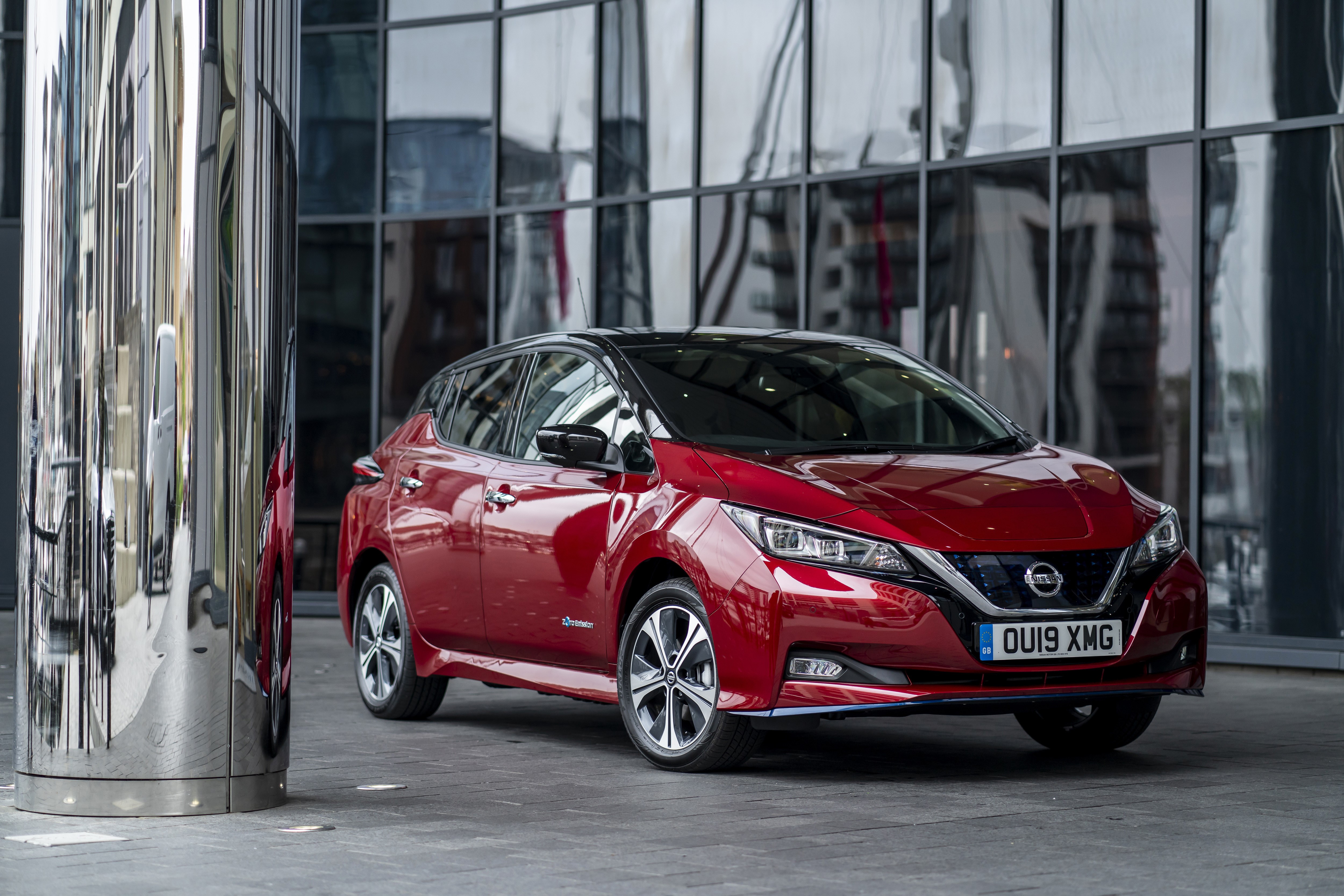 2019 Nissan Leaf e Wine Color Metallic HD Wallpaper