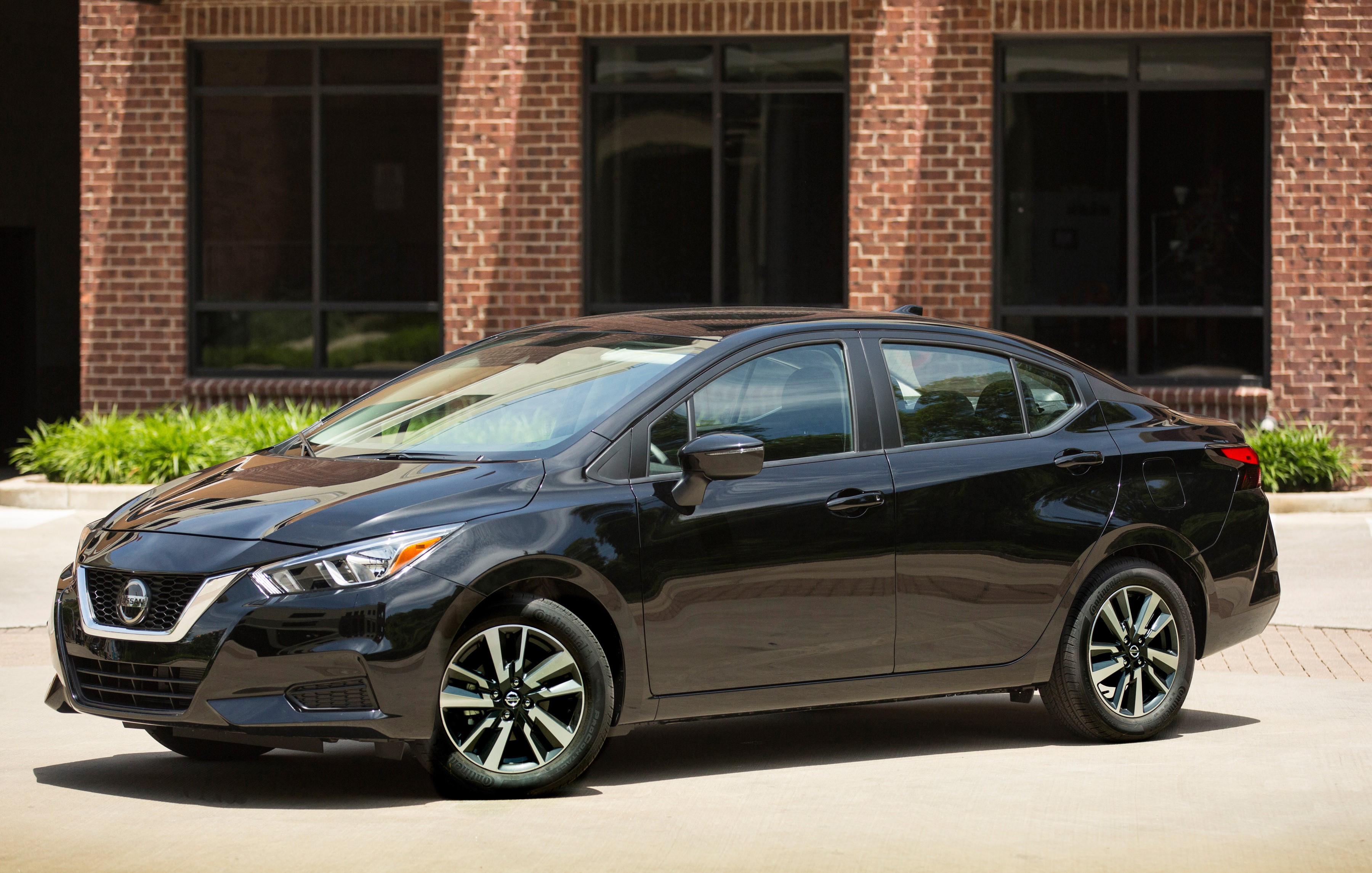 Black 2020 Nissan Versa SV Sedan HD Wallpaper
