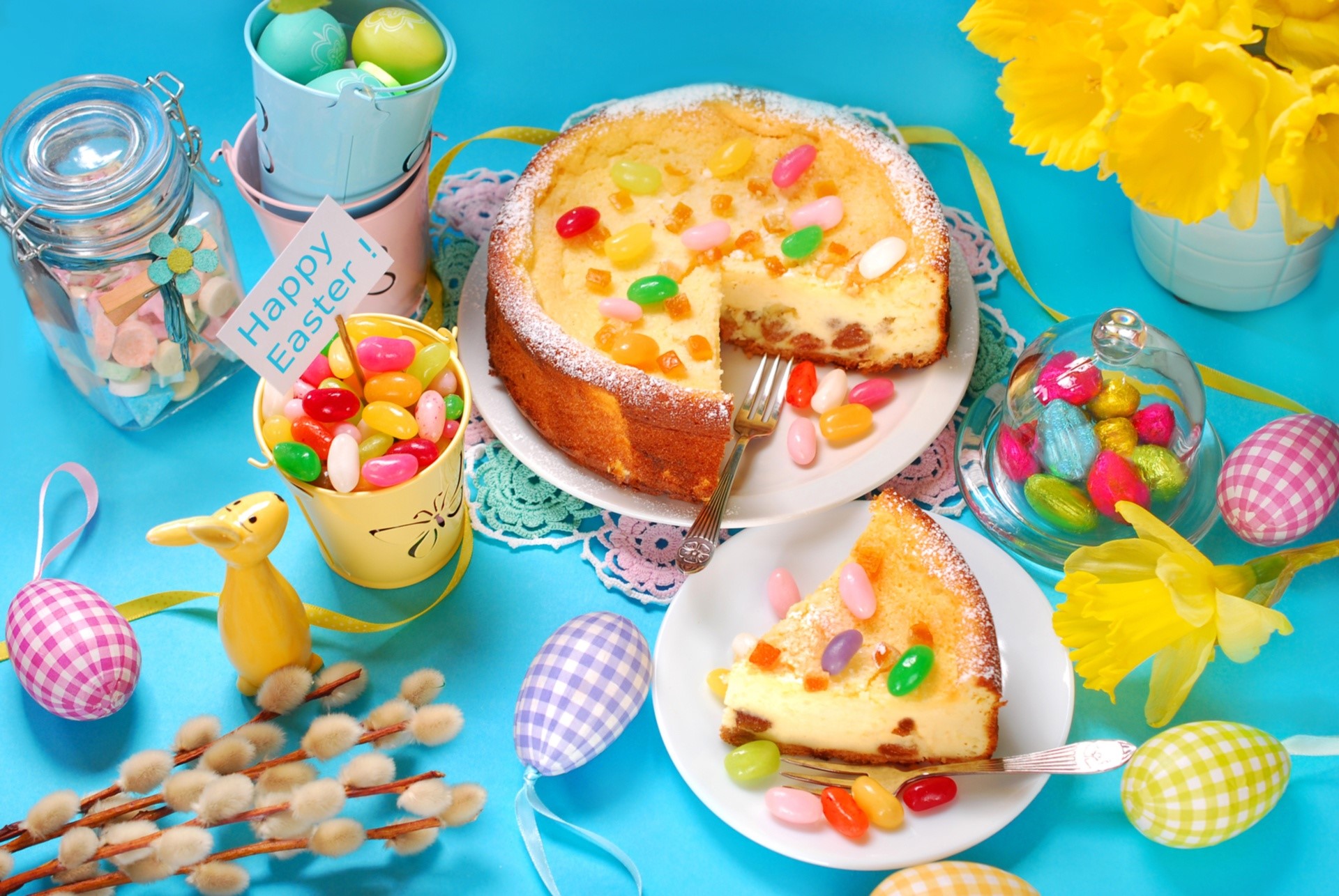 Easter cake with jelly beans and daffodils HD Wallpaper