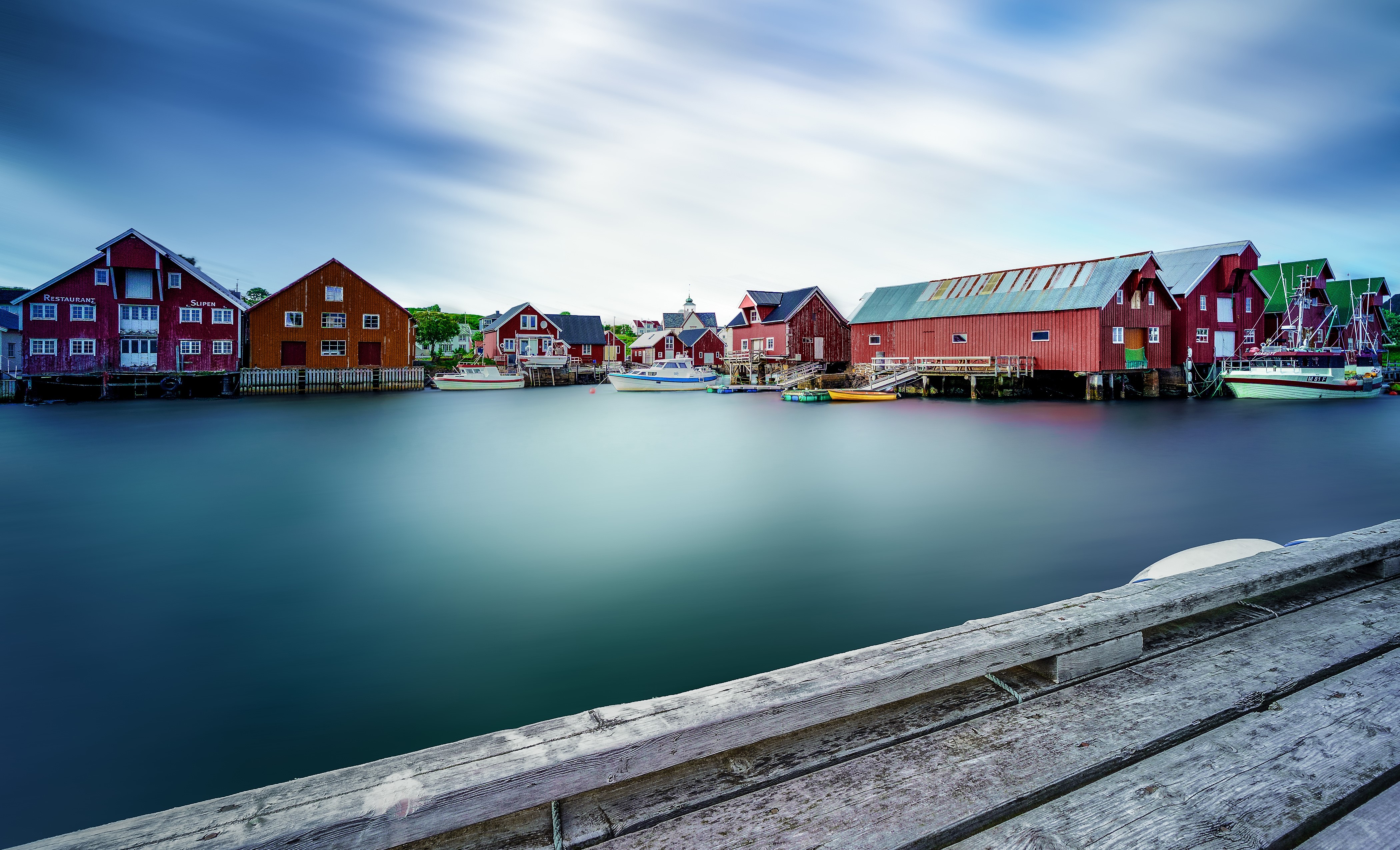 4K Norway Lofoten Houses on Bay HD Wallpaper