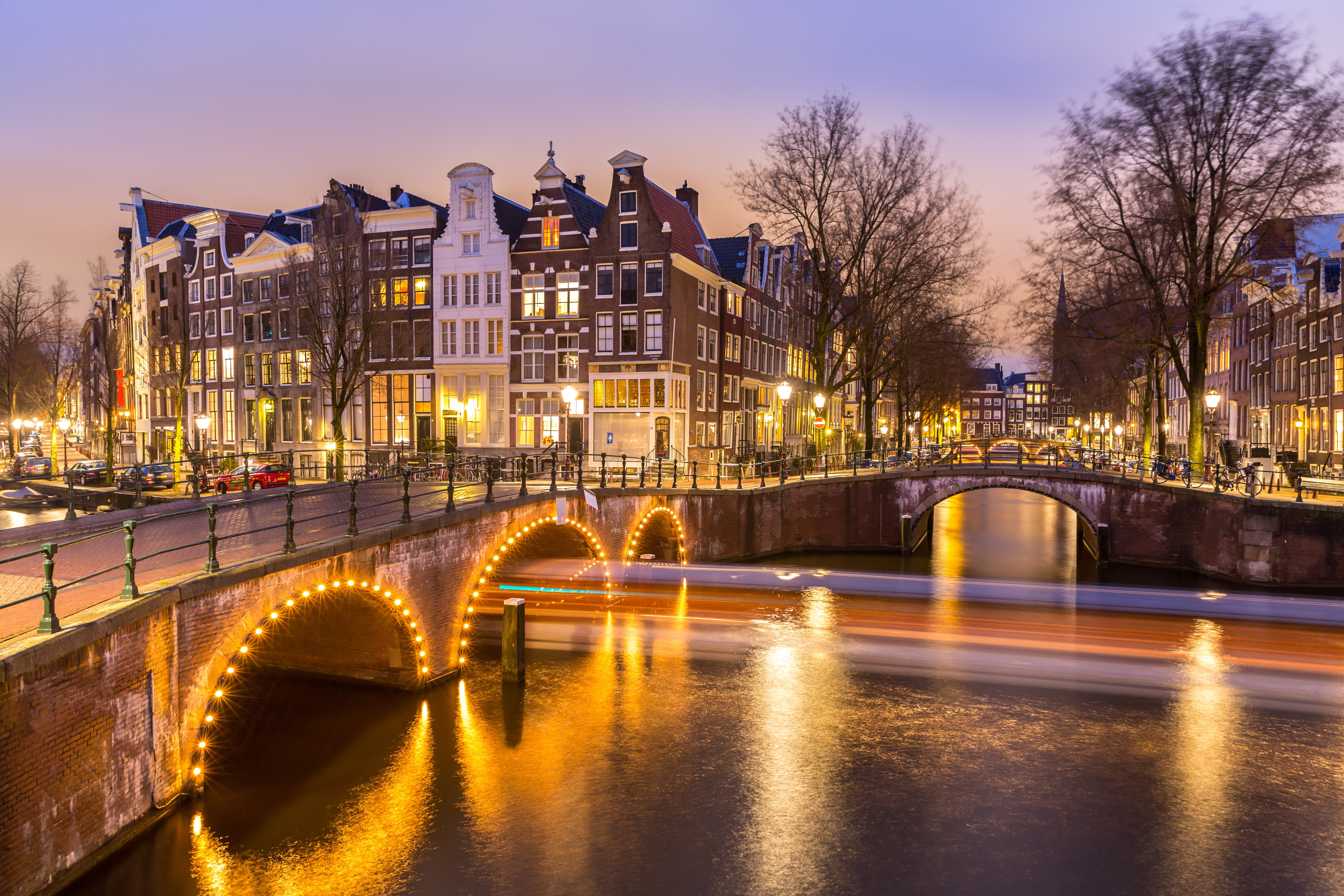 Amsterdam Canal Bridges at Evening HD Wallpaper