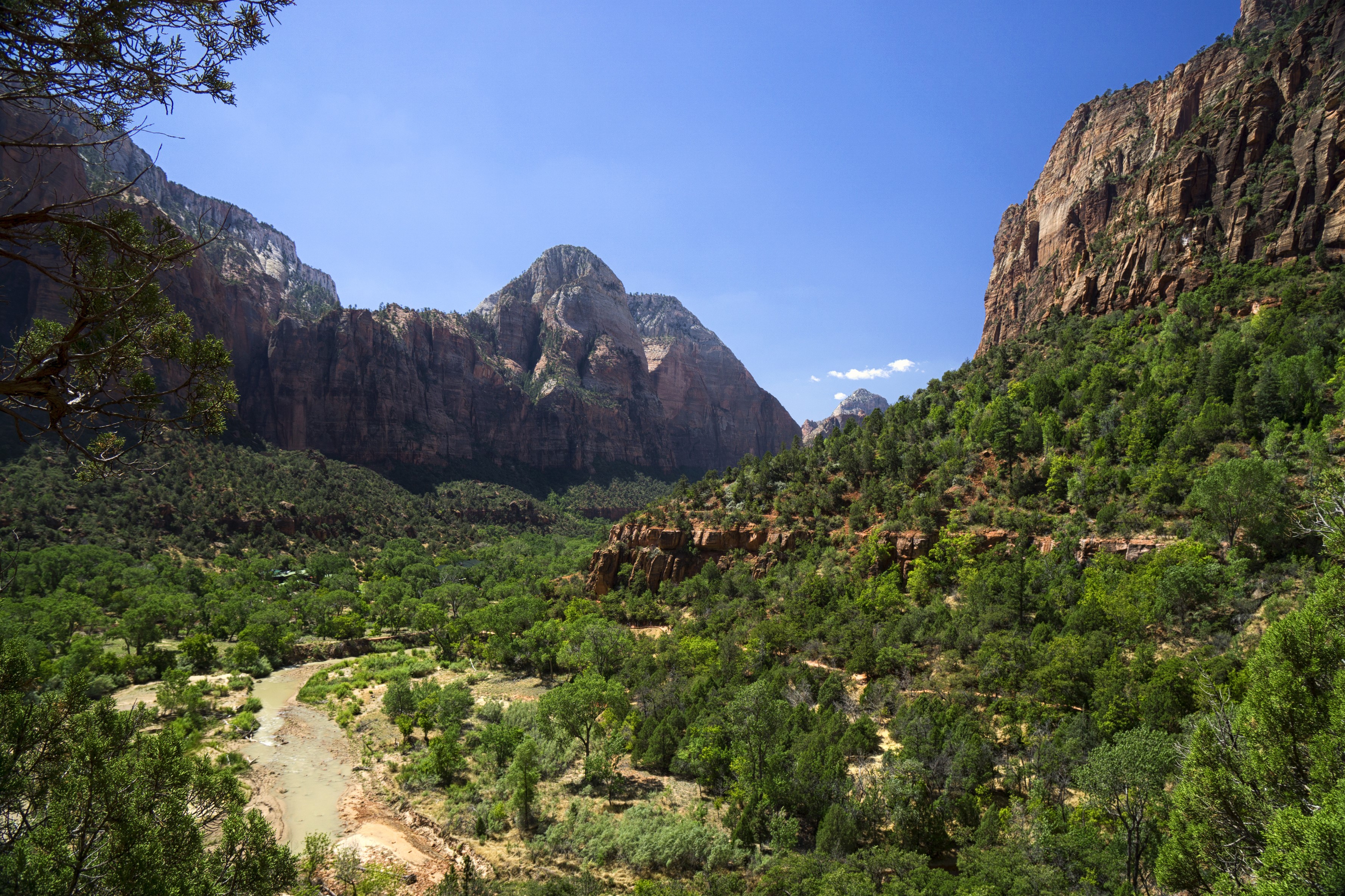 Zion National Park Majestic Mountain Landscape HD Wallpaper