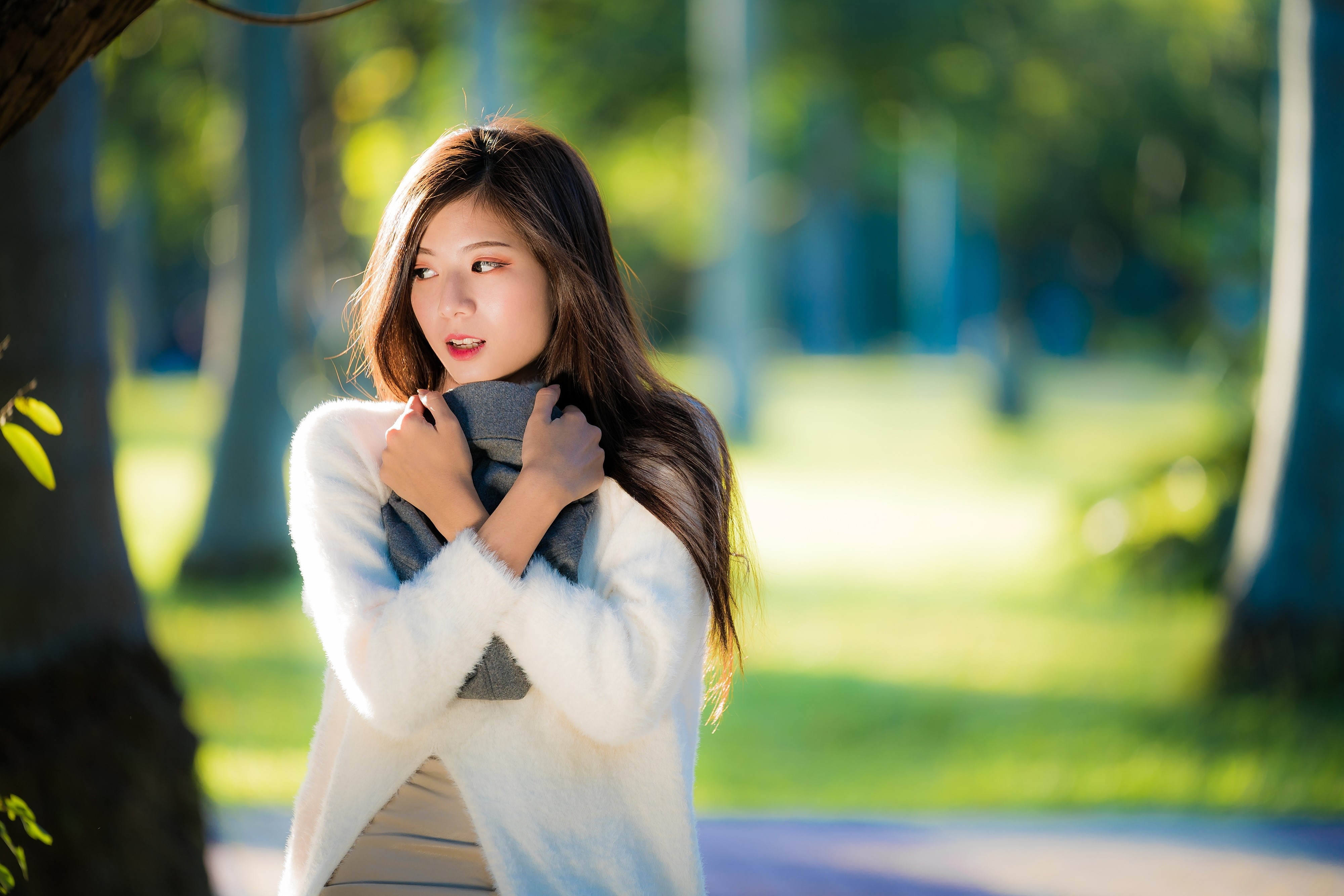 Asian woman wearing a white sweater and scarf HD Wallpaper