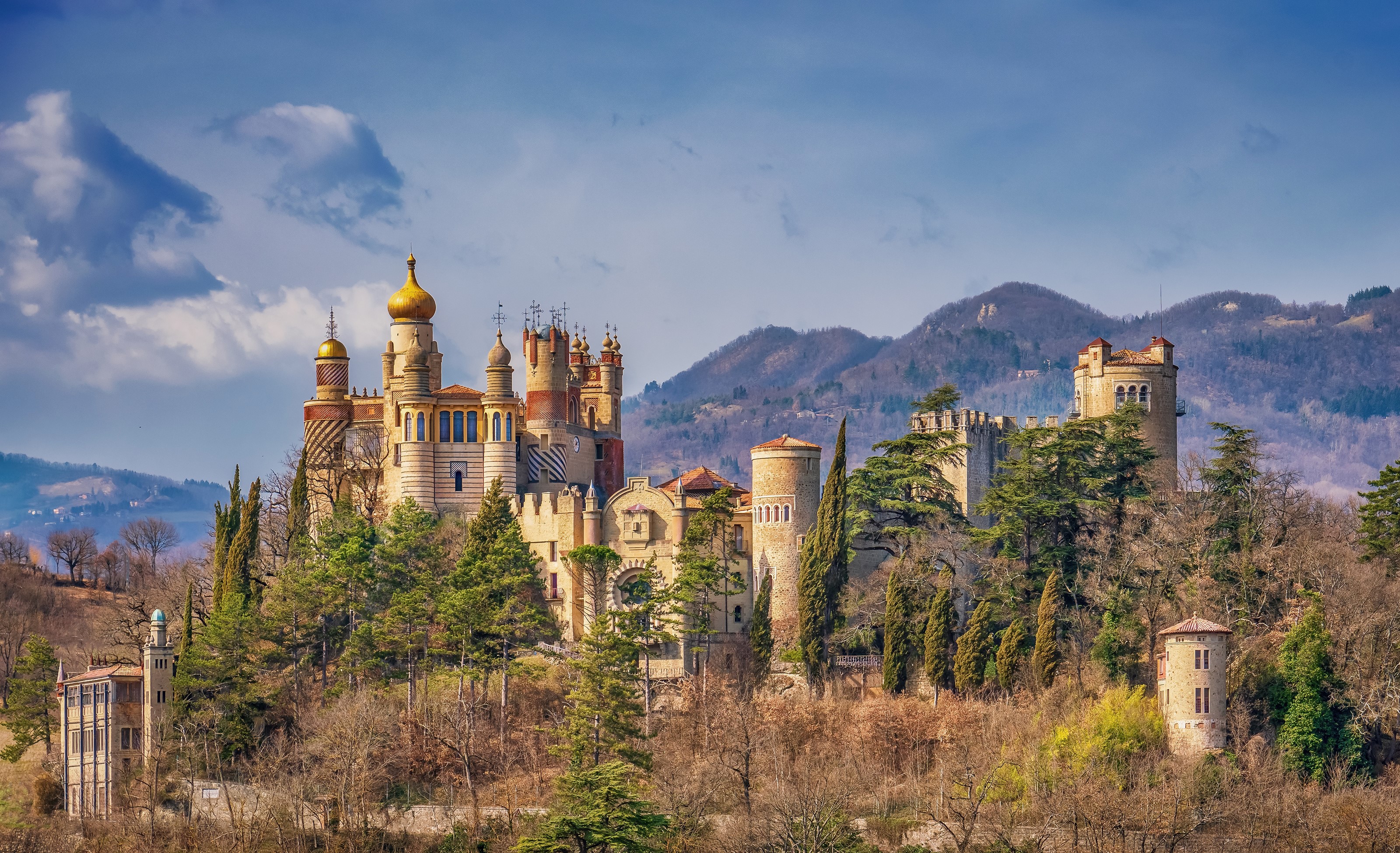 Rocchetta Mattei Castle in Italy HD Wallpaper