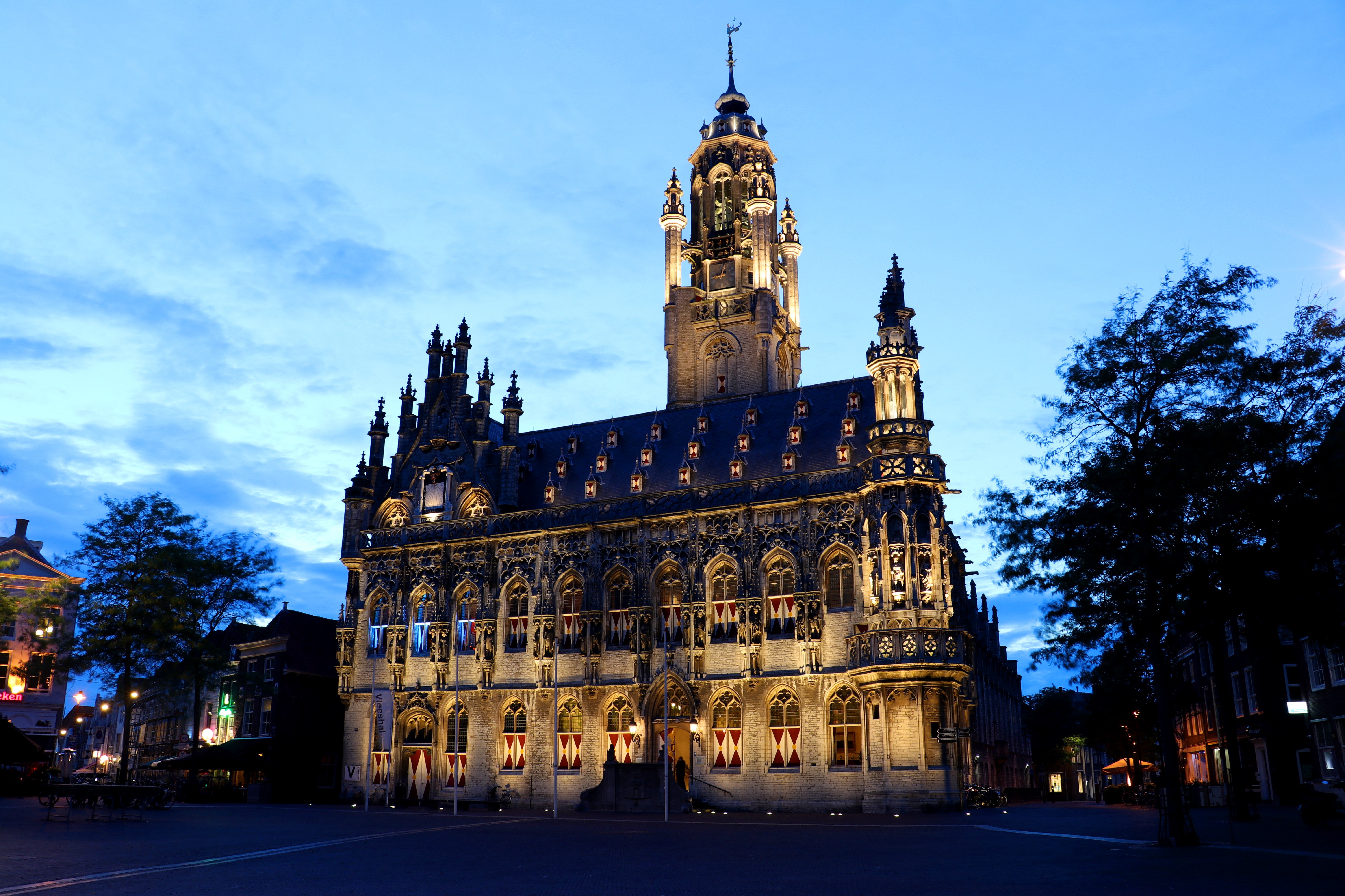 Middelburg Town Hall at dusk, Netherlands HD Wallpaper