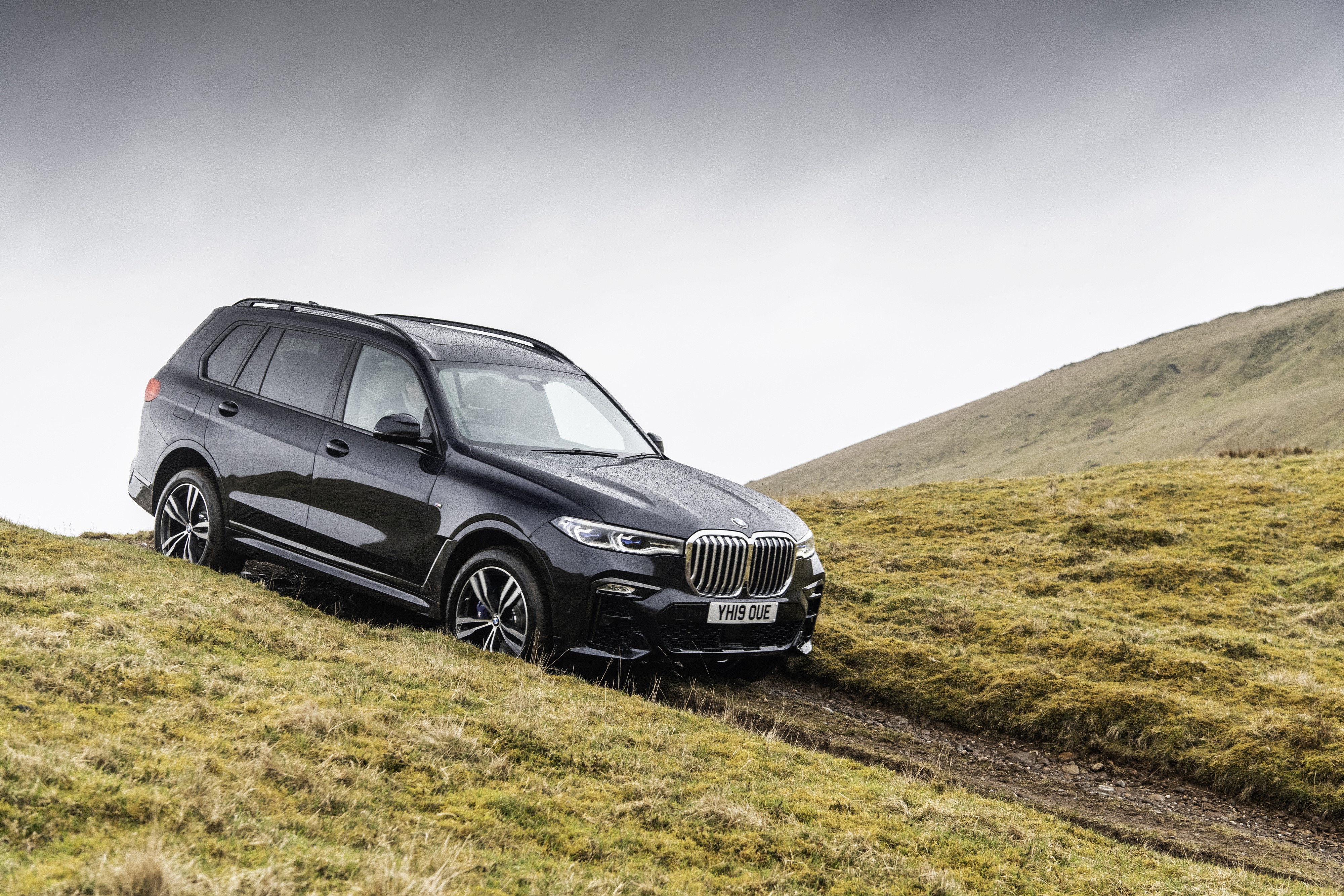 2019 BMW X7 xDrive30d M Sport Estate Car HD Wallpaper