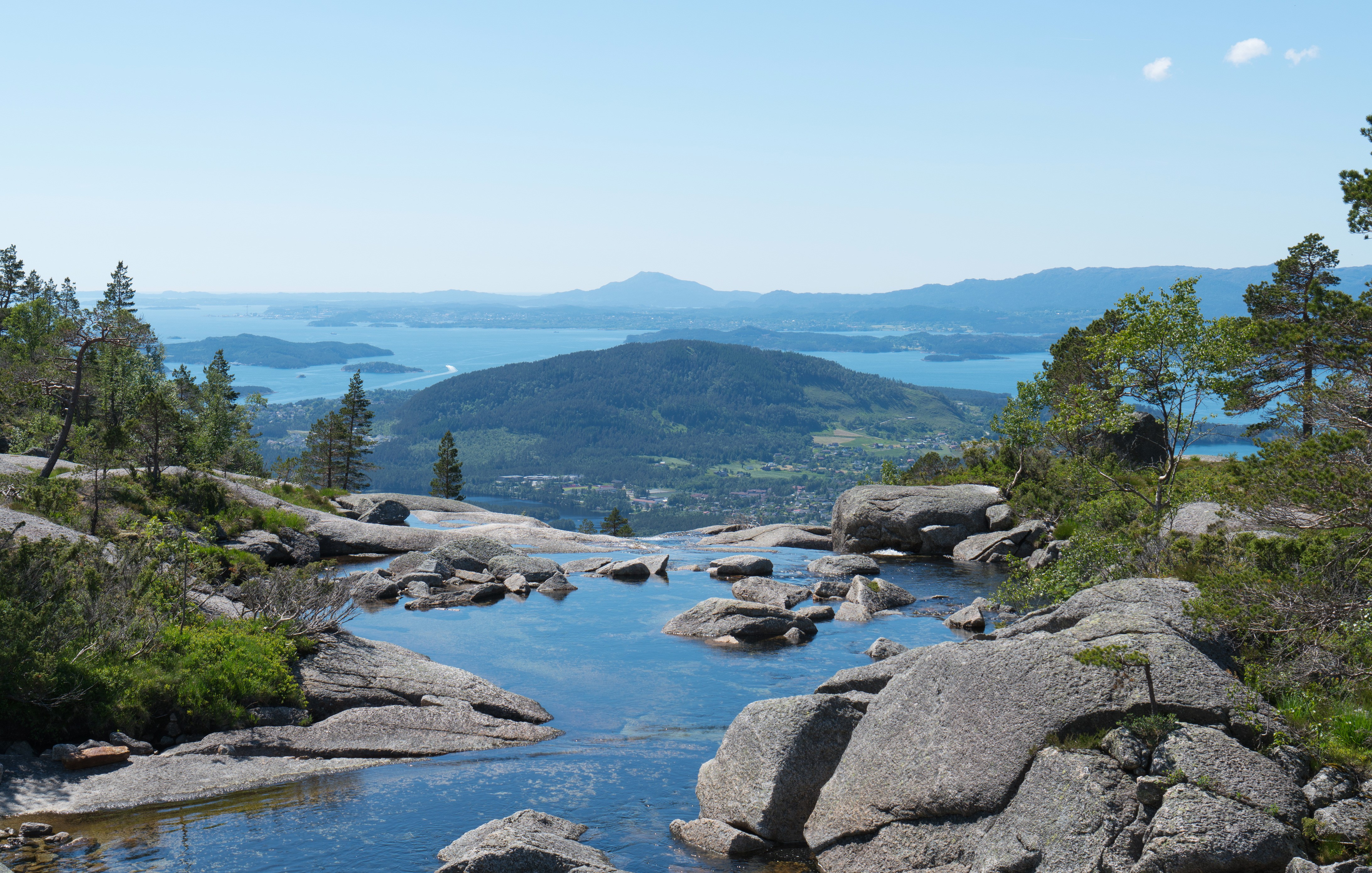 4K Husnes Norway Coast Bay Hill HD Wallpaper