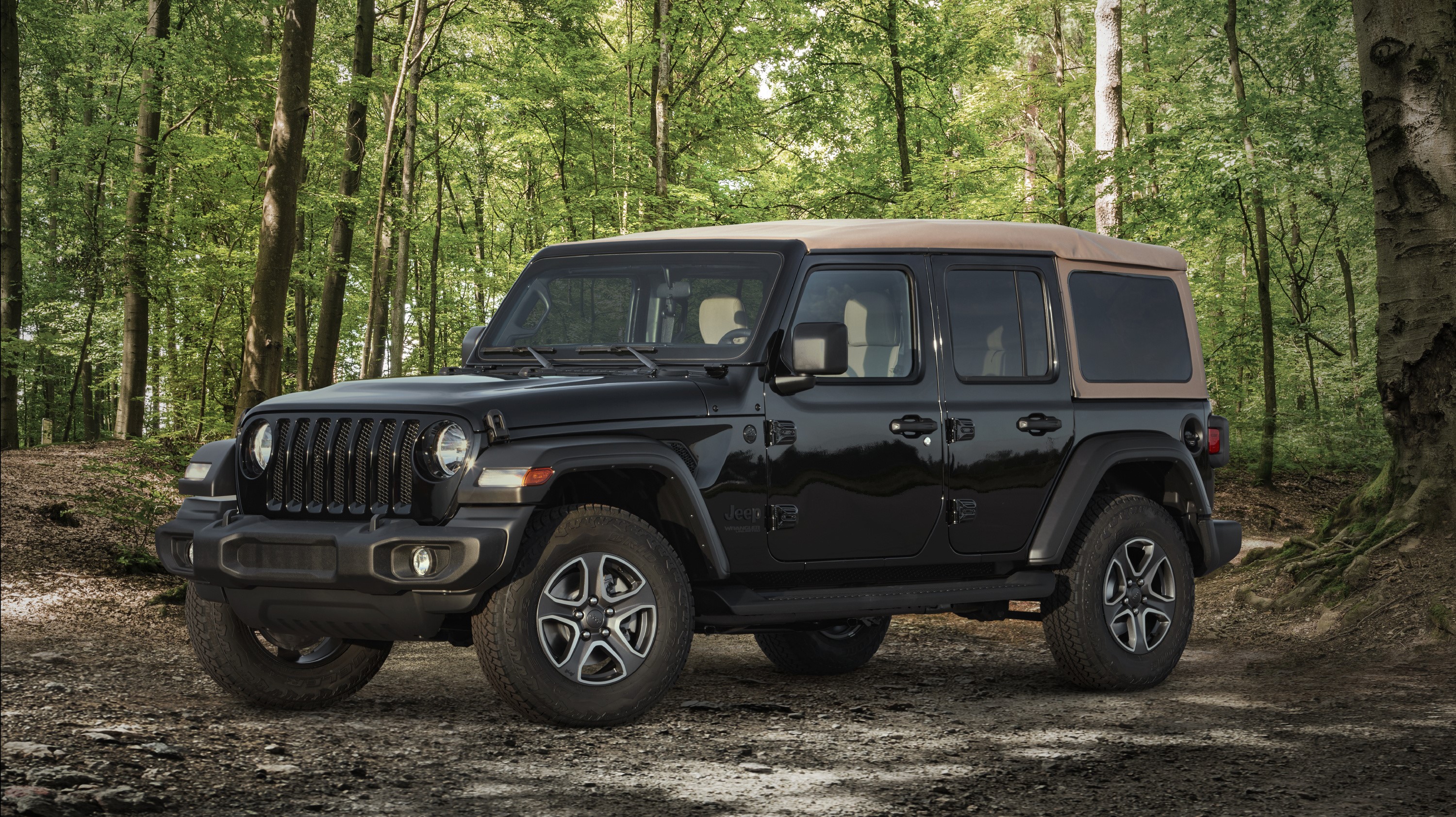 2020 Jeep Wrangler Unlimited Black and Tan in forest HD Wallpaper