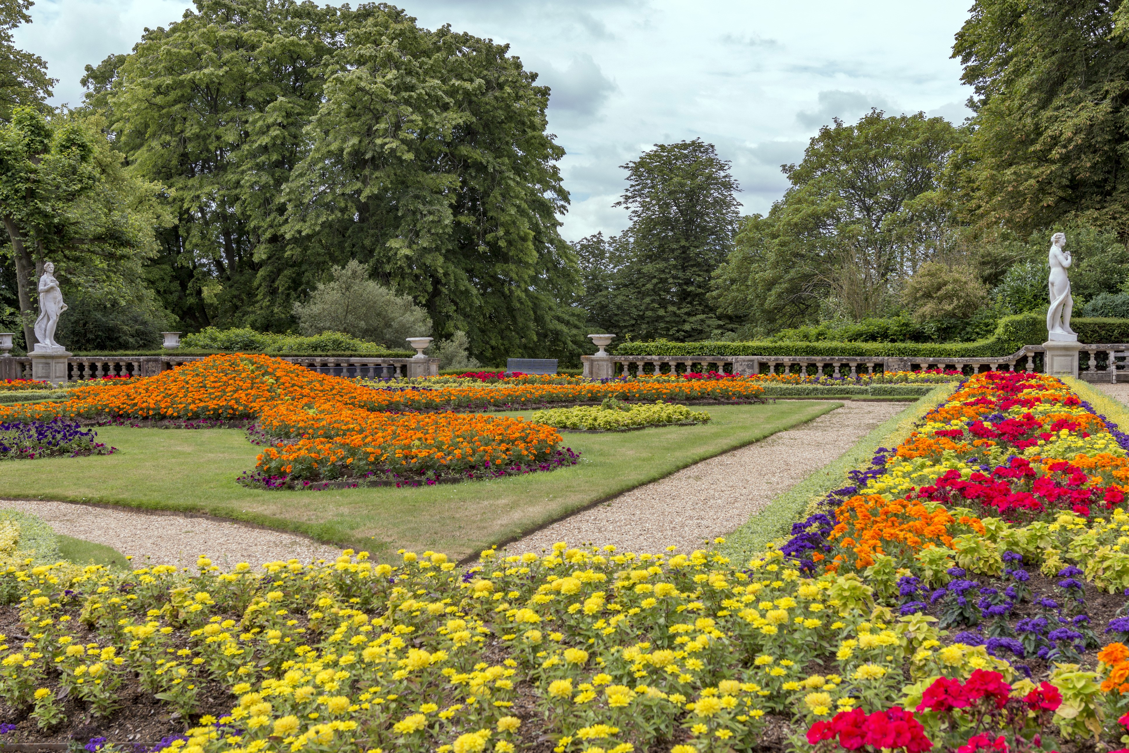 Waddesdon Manor Gardens, United Kingdom HD Wallpaper