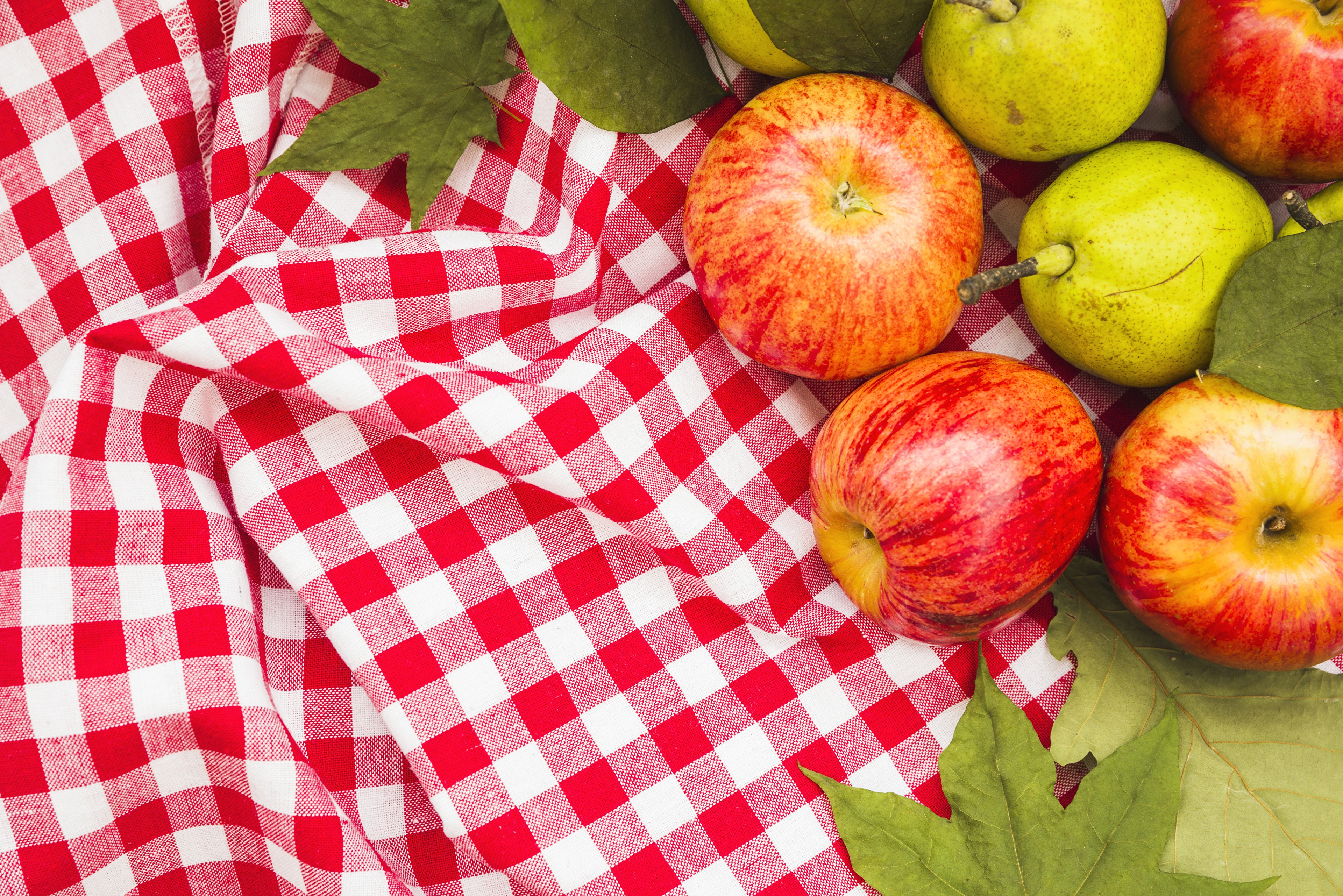 Apples and Pears on a Red and White Gingham Tablecloth HD Wallpaper