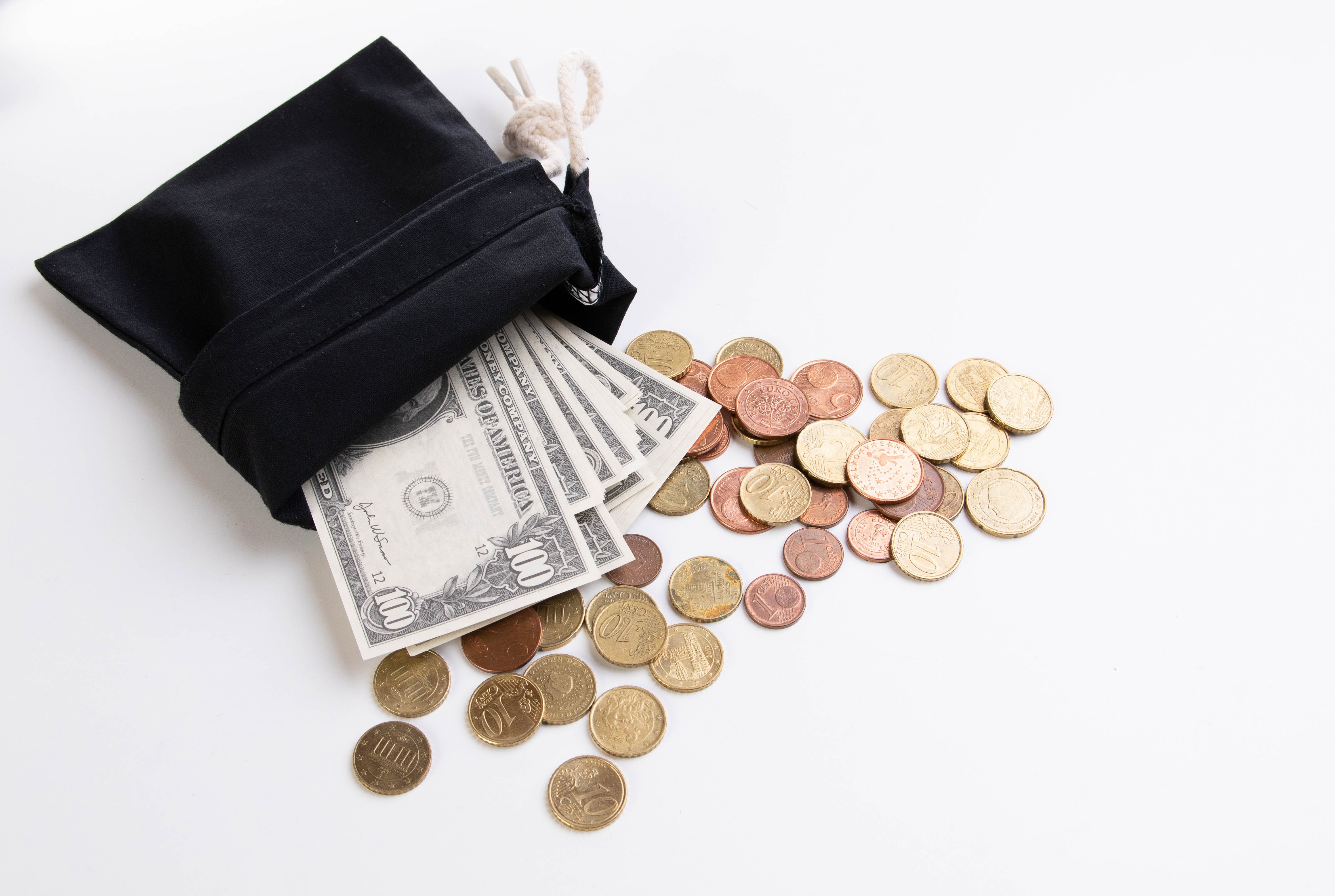 Black pouch with US dollars and coins HD Wallpaper