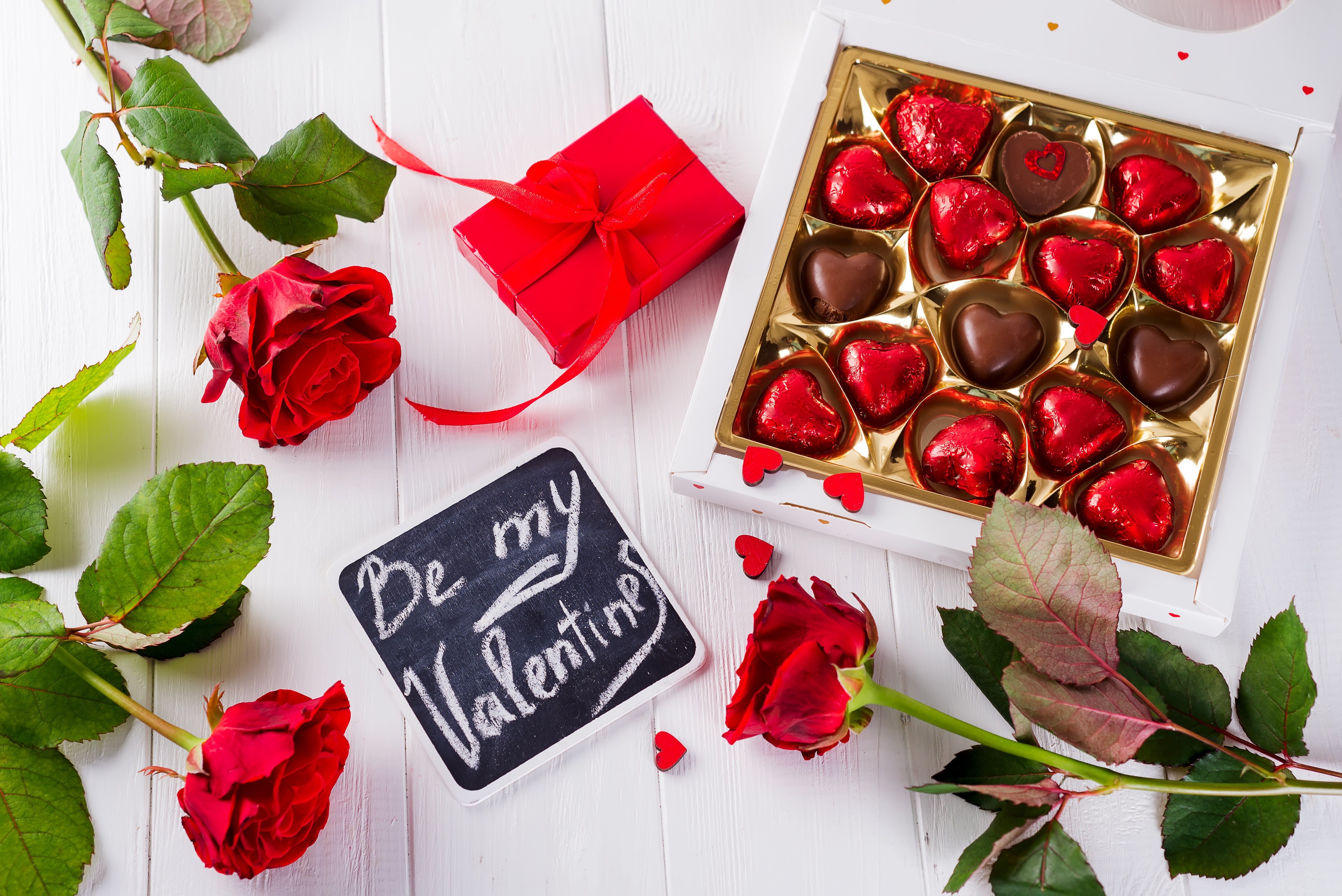Valentine's Day chocolates, roses, and gift box HD Wallpaper
