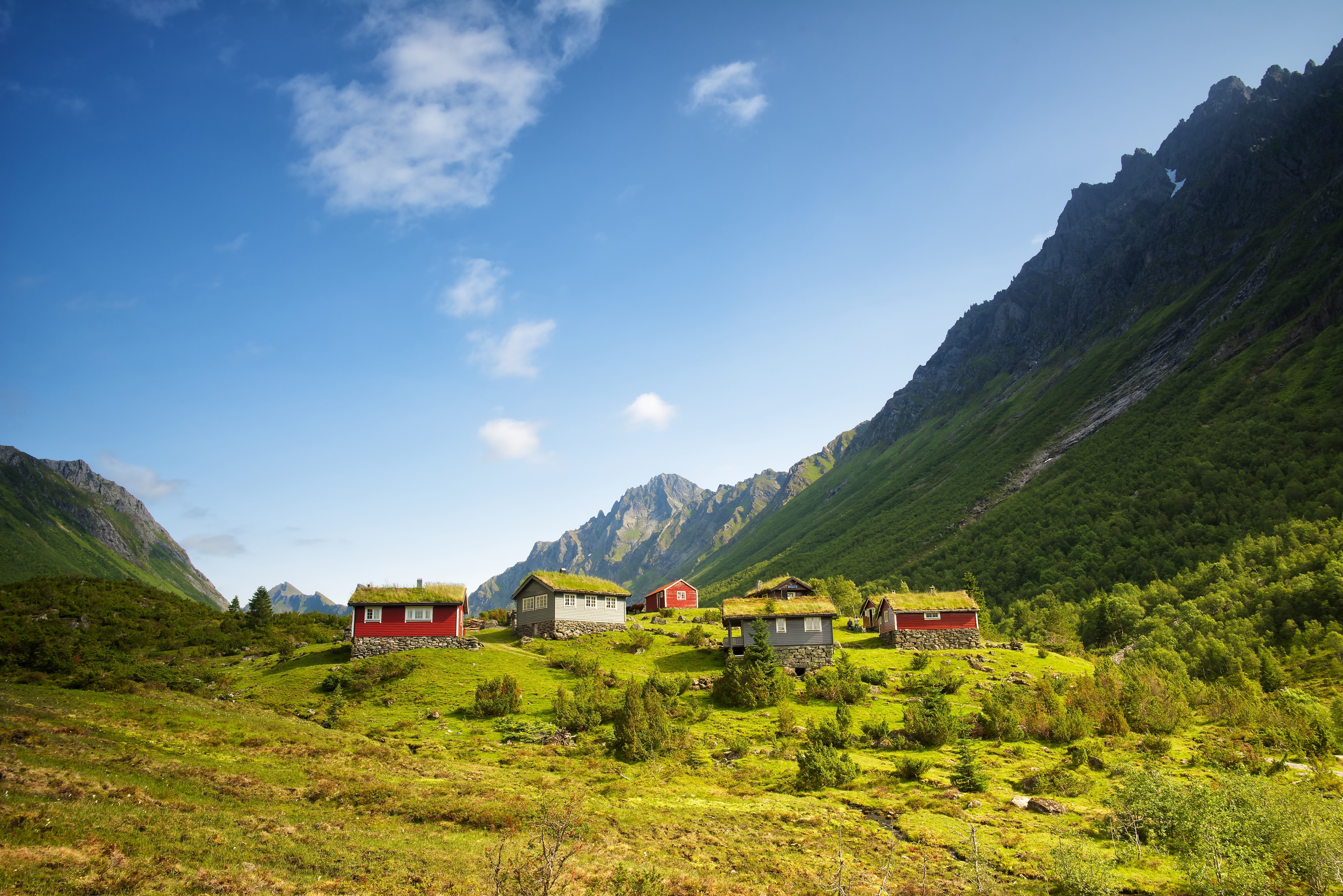 4K Norway Mountains and Houses HD Wallpaper
