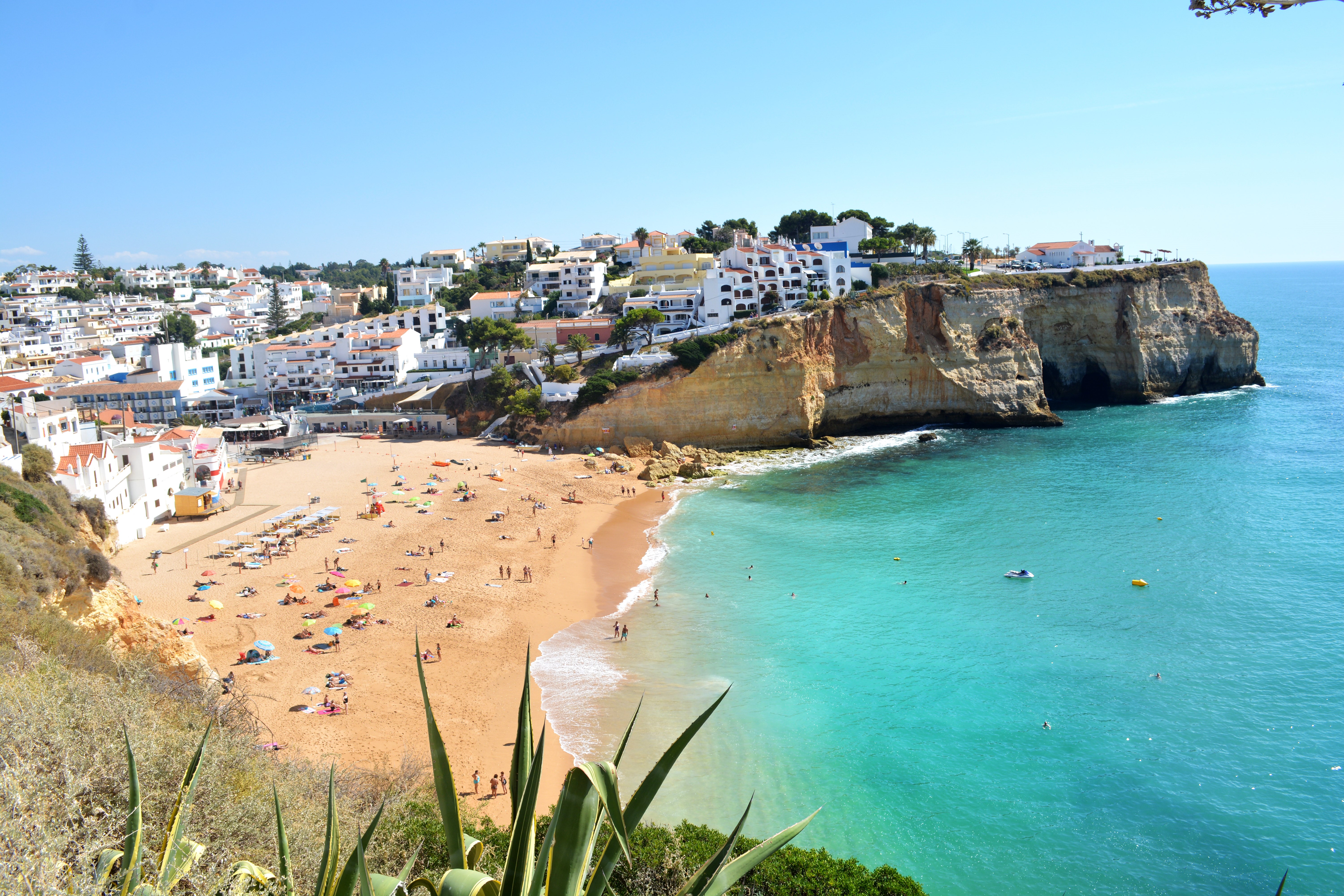 Praia do Carvoeiro, Portugal Coastline with Houses and Beach HD Wallpaper